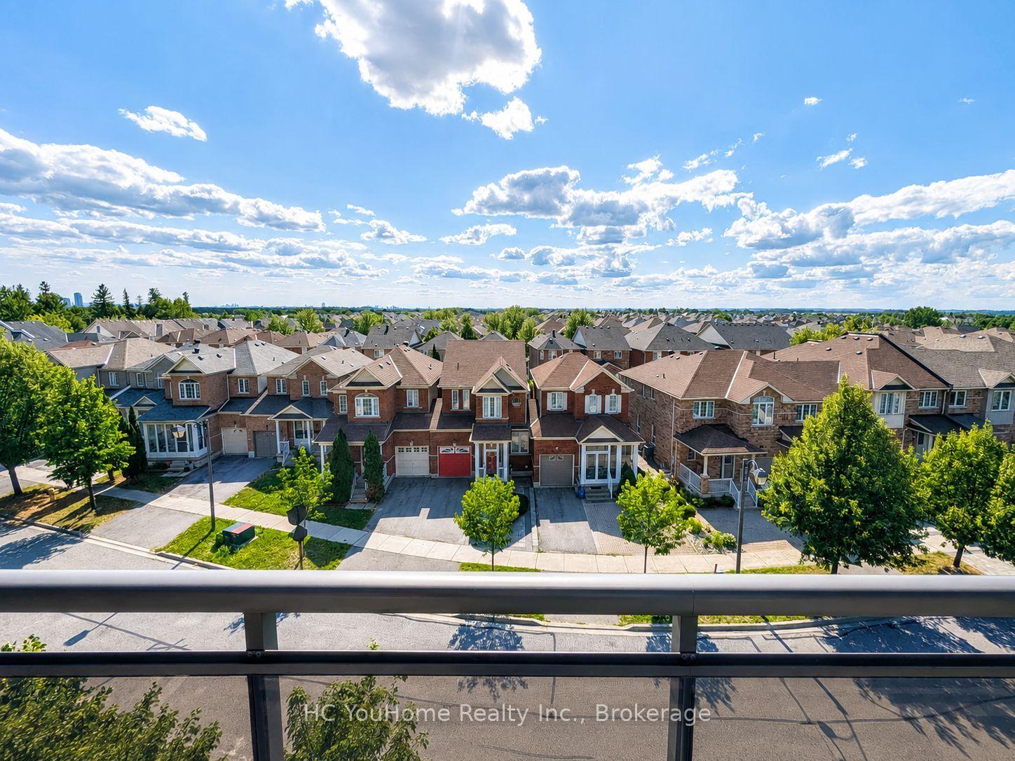 Photo 1 of Unit 526, 540 Bur Oak Avenue, Markham, Berczy — HOMEH