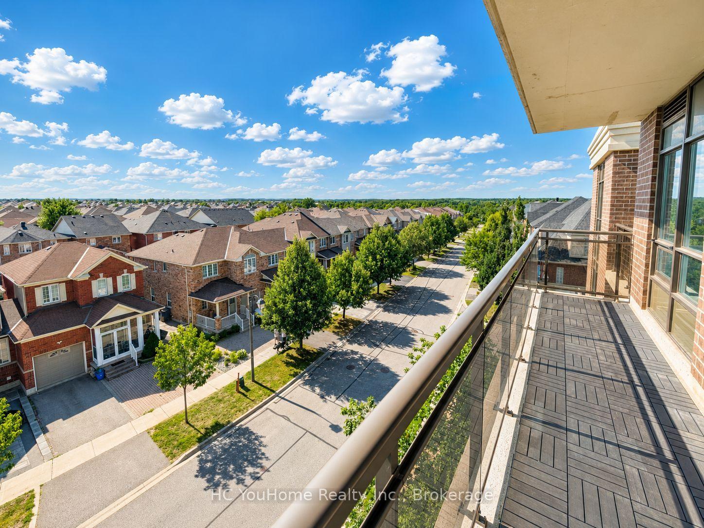 Photo 2 of Unit 526, 540 Bur Oak Avenue, Markham, Berczy — HOMEH