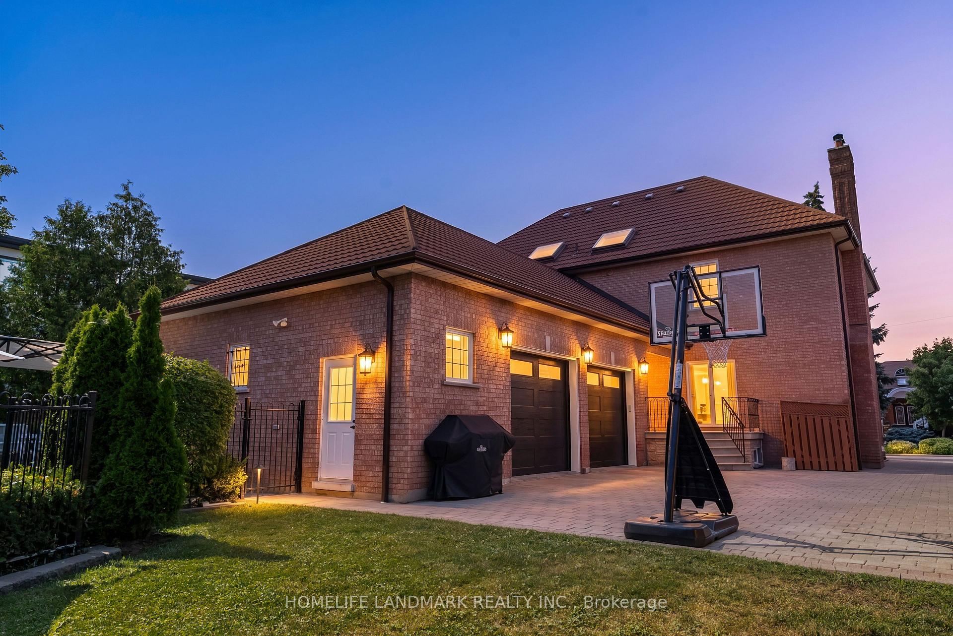 Photo 2 of 193 Codsell Avenue, North York, Bathurst Manor — HOMEH