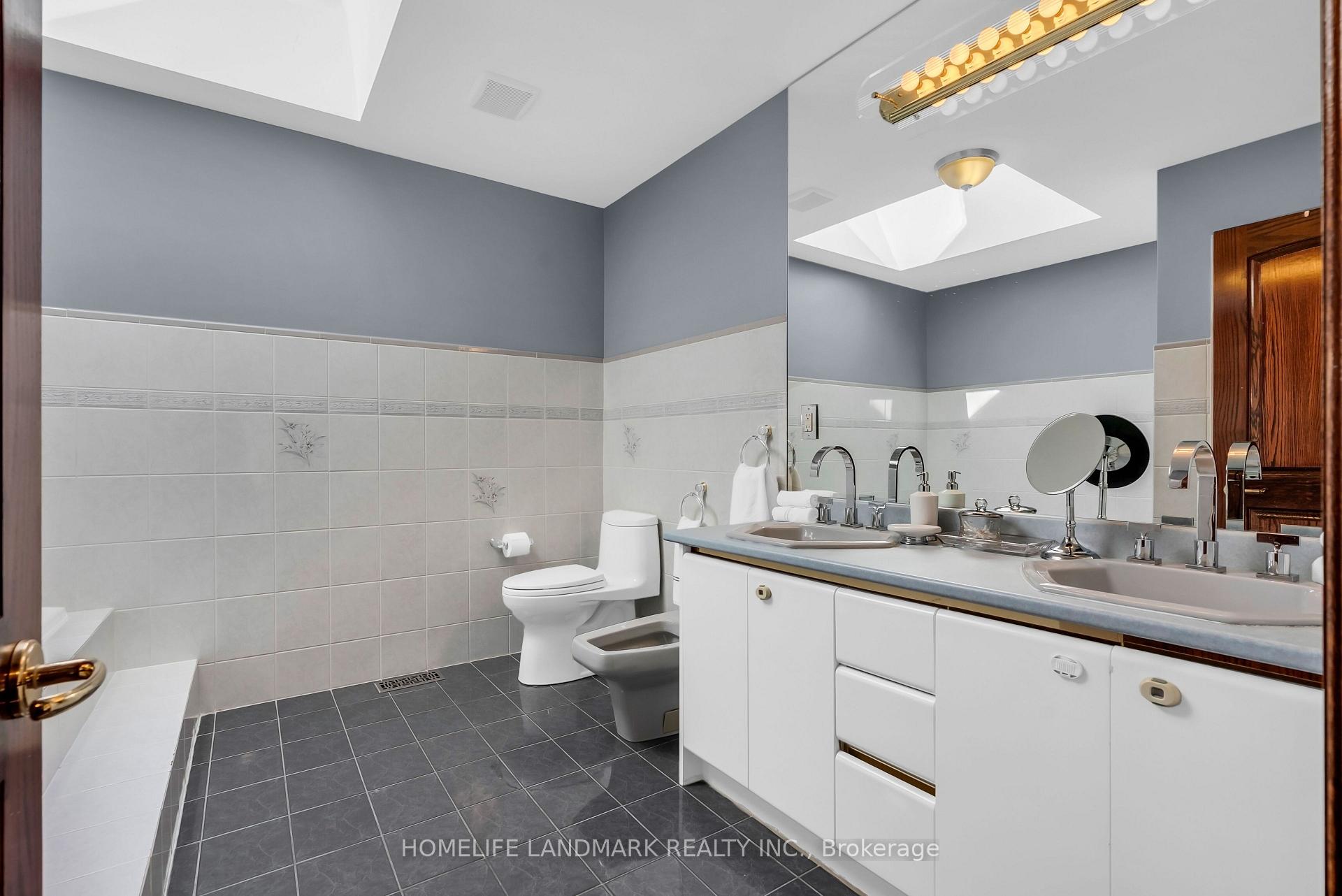 Photo 34 of 193 Codsell Avenue, North York, Bathurst Manor — HOMEH
