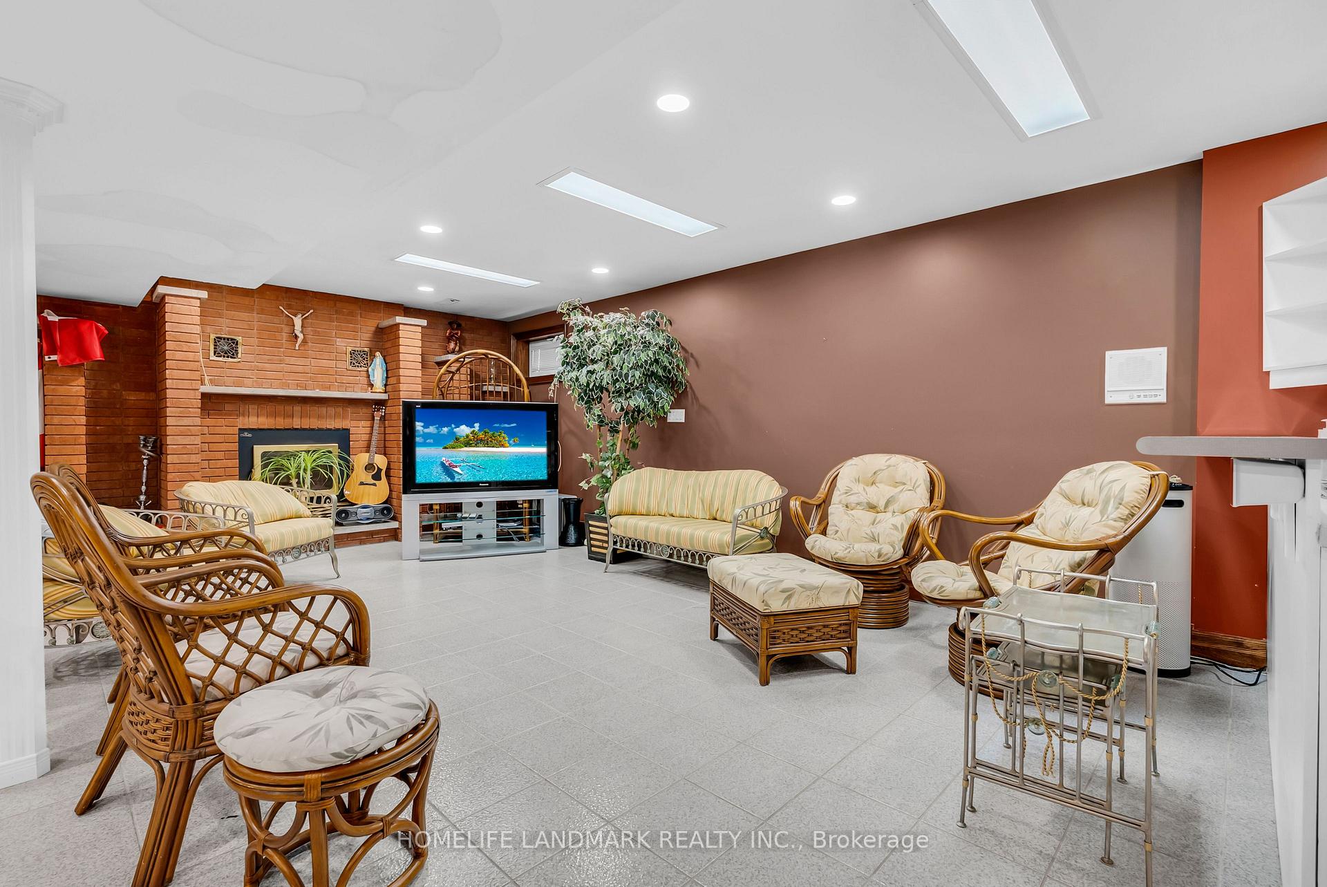 Photo 43 of 193 Codsell Avenue, North York, Bathurst Manor — HOMEH