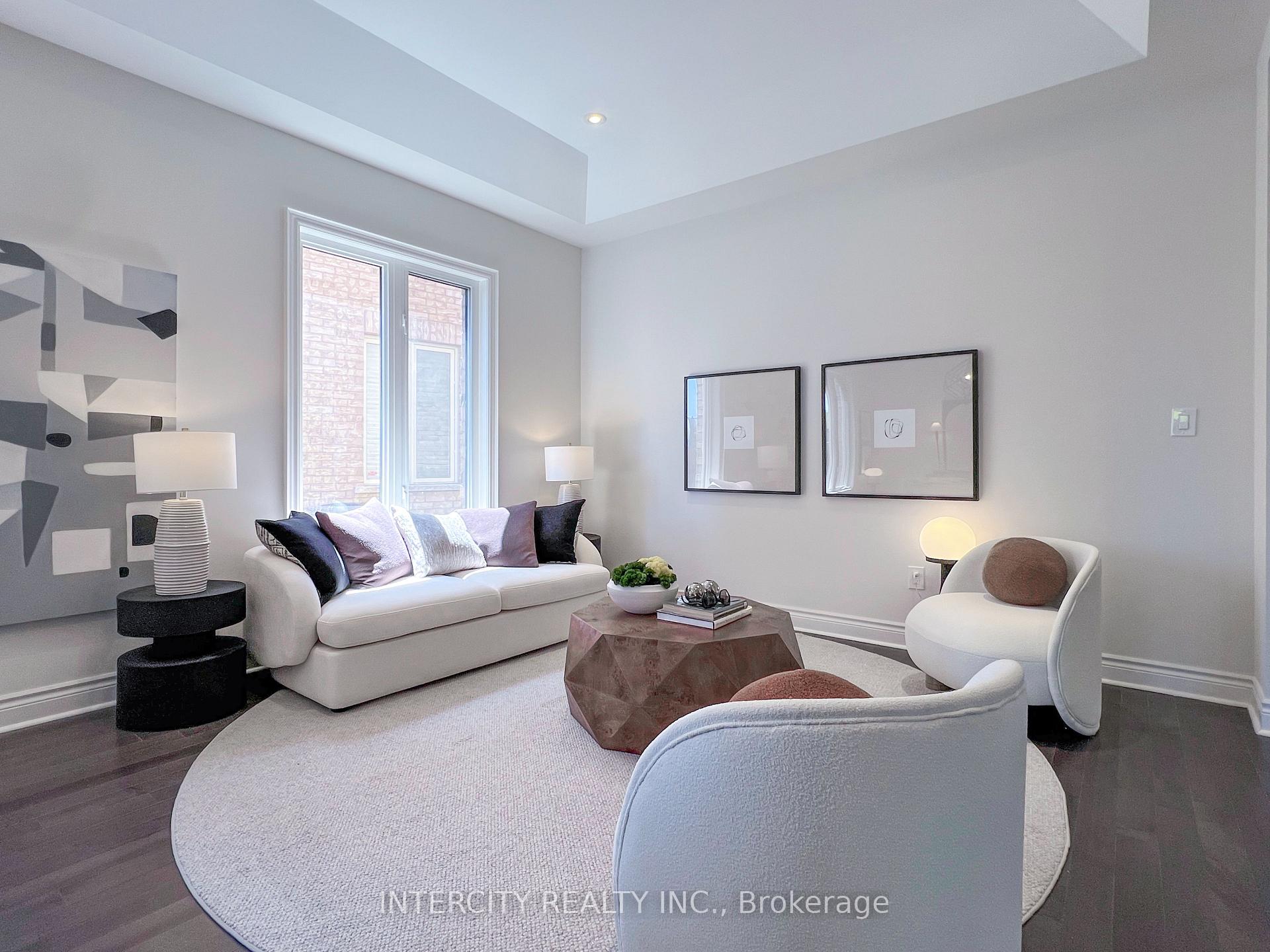 Photo 5 of 35 Cedarpoint Court, Vaughan, Patterson — HOMEH