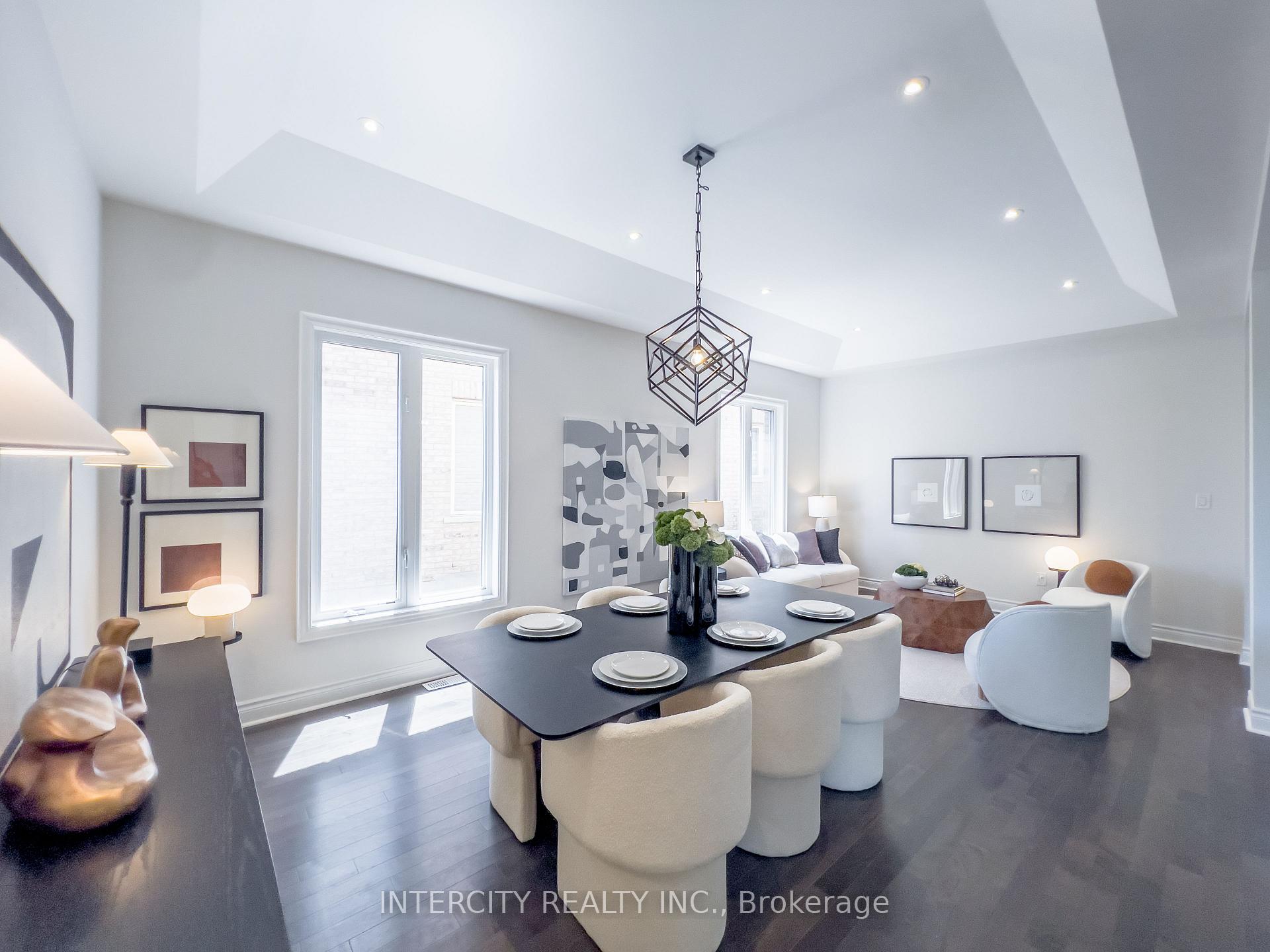 Photo 6 of 35 Cedarpoint Court, Vaughan, Patterson — HOMEH