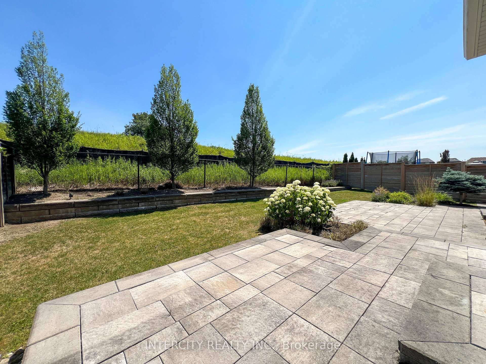 Photo 9 of 35 Cedarpoint Court, Vaughan, Patterson — HOMEH