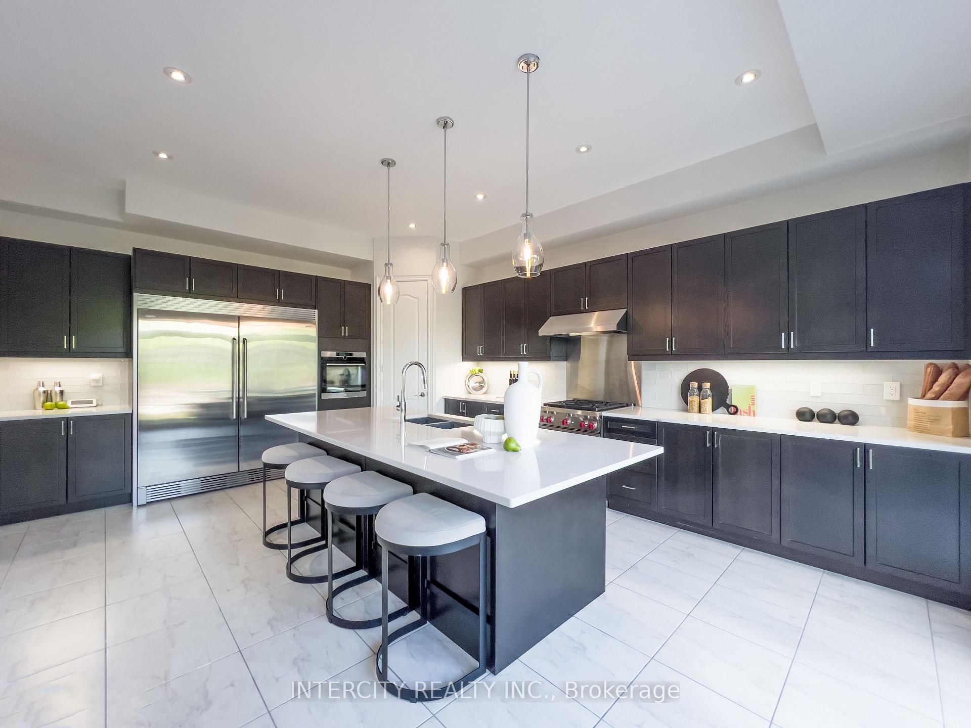Photo 11 of 35 Cedarpoint Court, Vaughan, Patterson — HOMEH