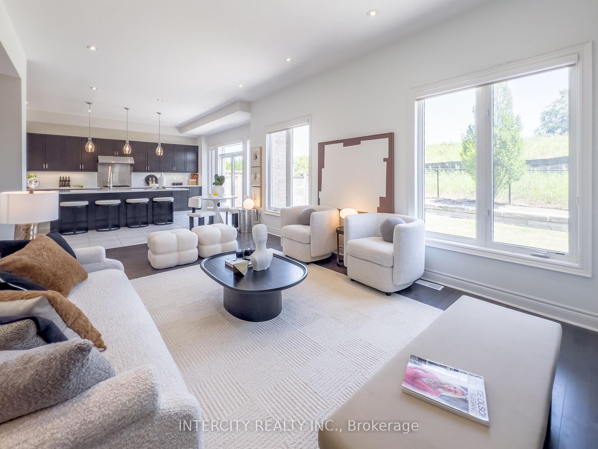 Photo 13 of 35 Cedarpoint Court, Vaughan, Patterson — HOMEH