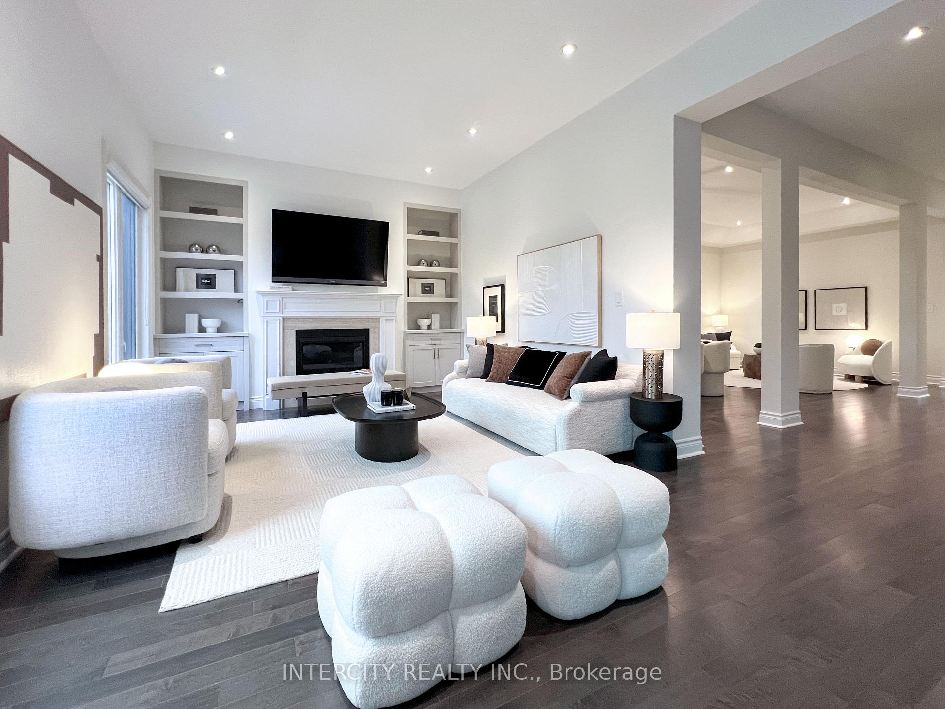 Photo 15 of 35 Cedarpoint Court, Vaughan, Patterson — HOMEH