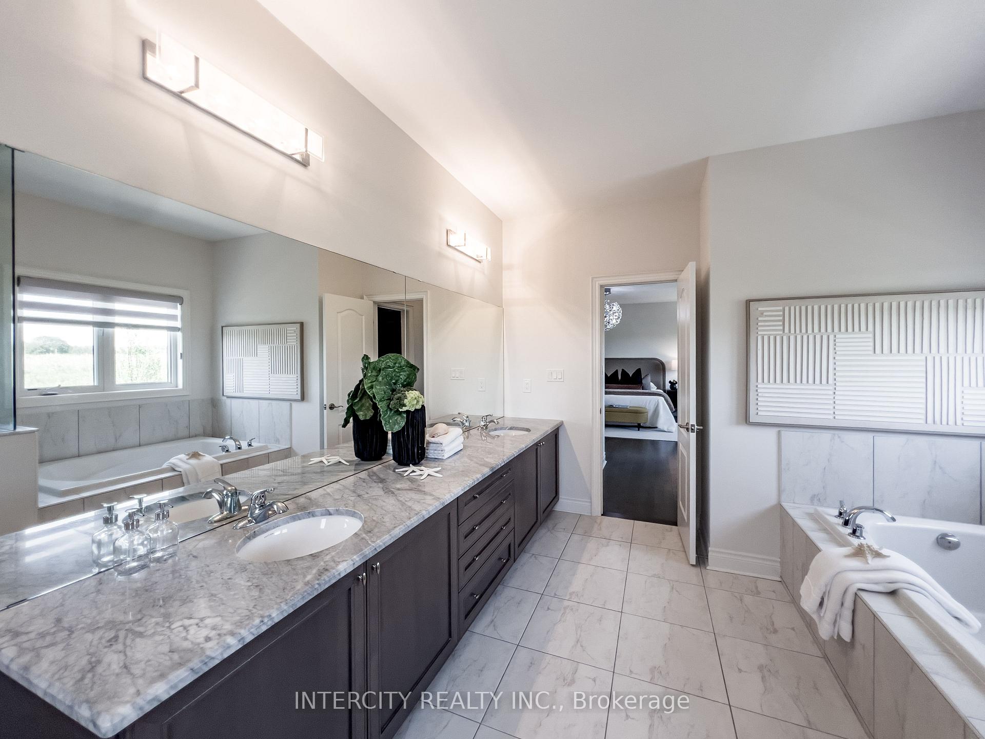 Photo 21 of 35 Cedarpoint Court, Vaughan, Patterson — HOMEH
