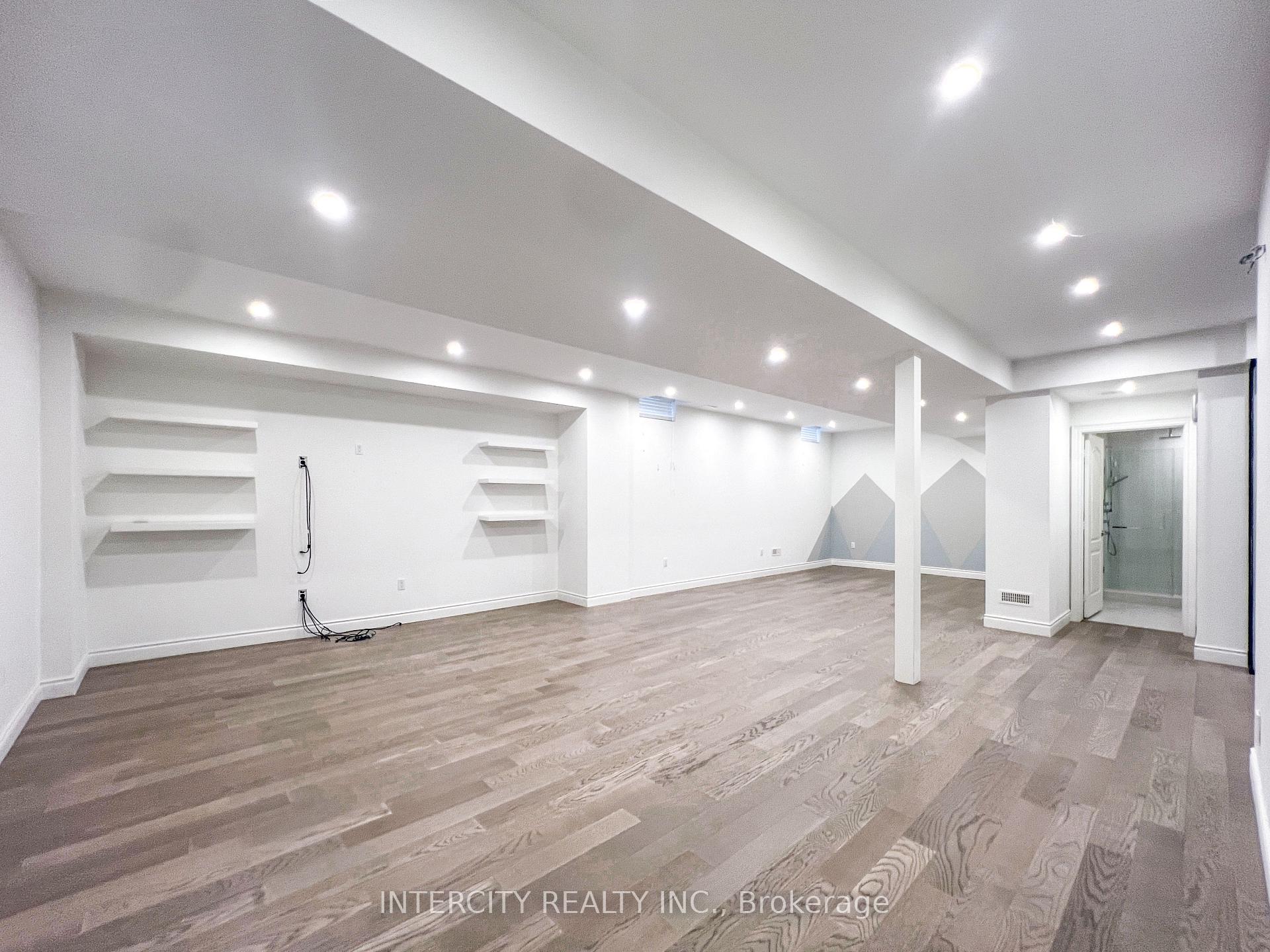 Photo 27 of 35 Cedarpoint Court, Vaughan, Patterson — HOMEH