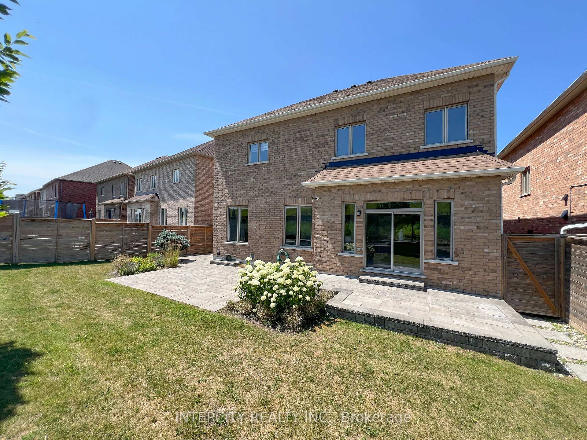 Photo 32 of 35 Cedarpoint Court, Vaughan, Patterson — HOMEH