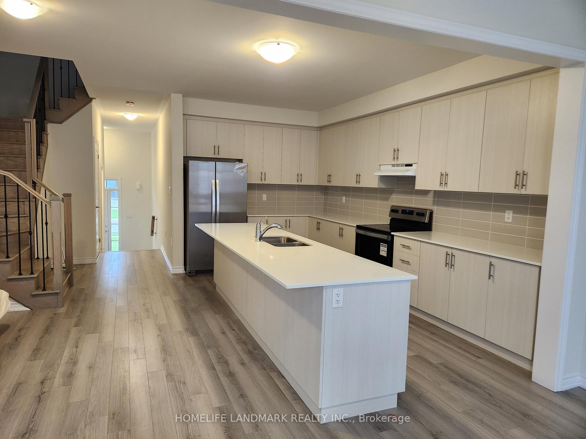 Photo 5 of 7 Viola Street, East Gwillimbury, Sharon — HOMEH