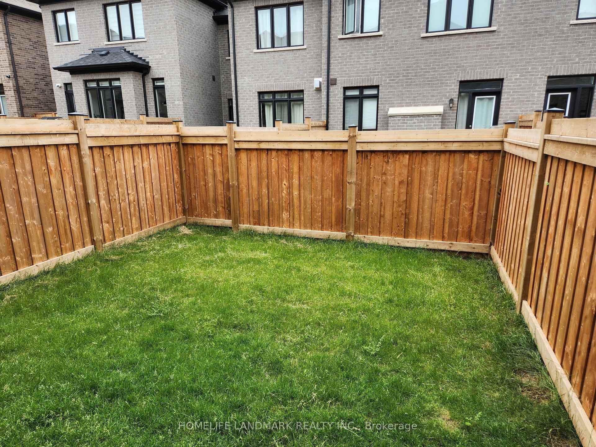 Photo 17 of 7 Viola Street, East Gwillimbury, Sharon — HOMEH