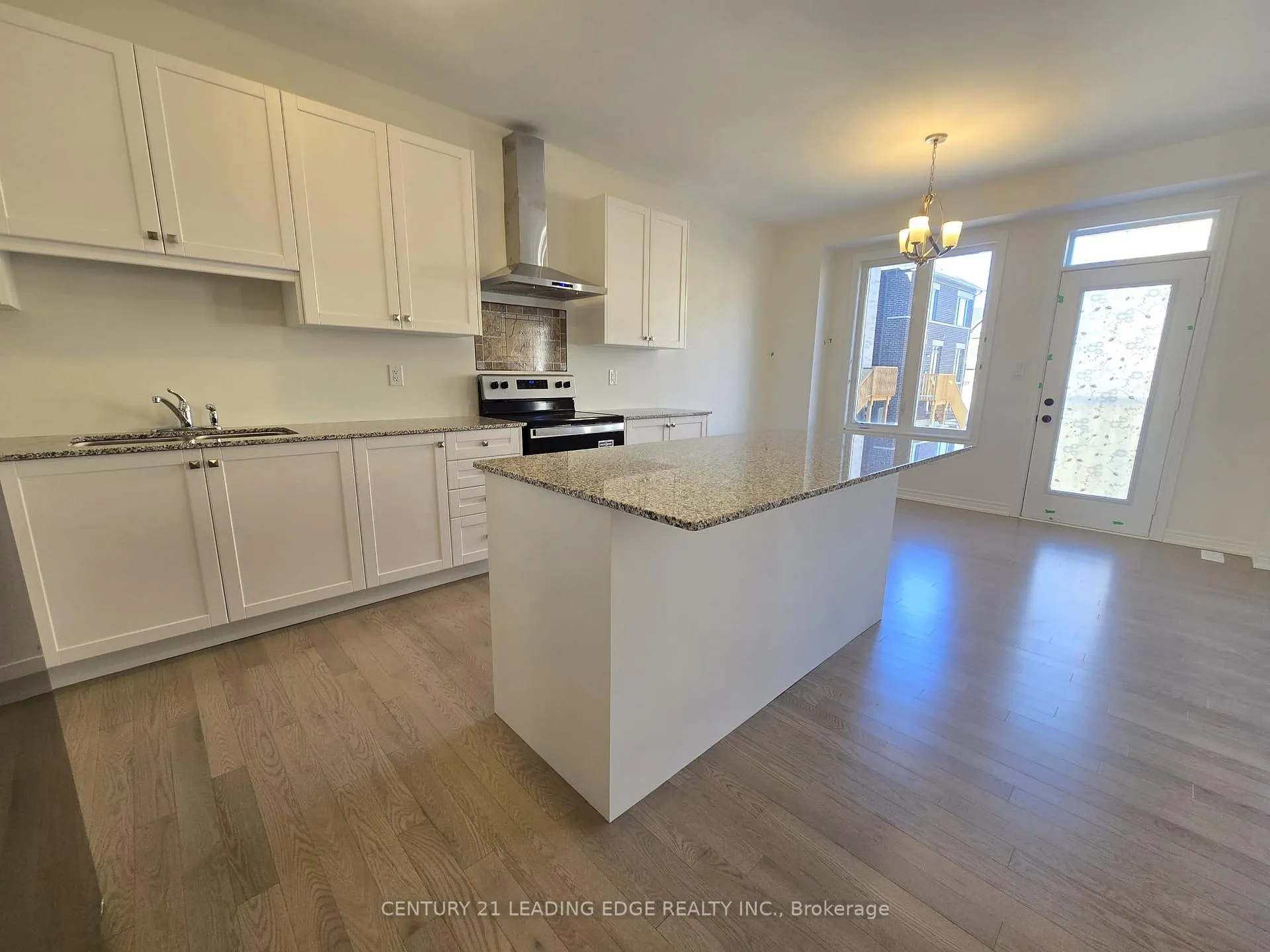 Photo 5 of 1826 Irish Moss Square, Pickering, Rural Pickering — HOMEH