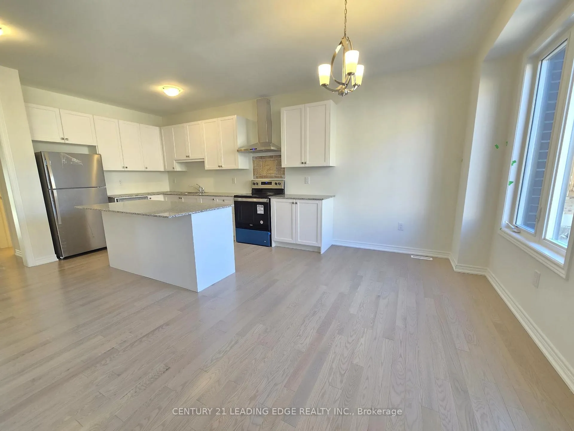 Photo 6 of 1826 Irish Moss Square, Pickering, Rural Pickering — HOMEH