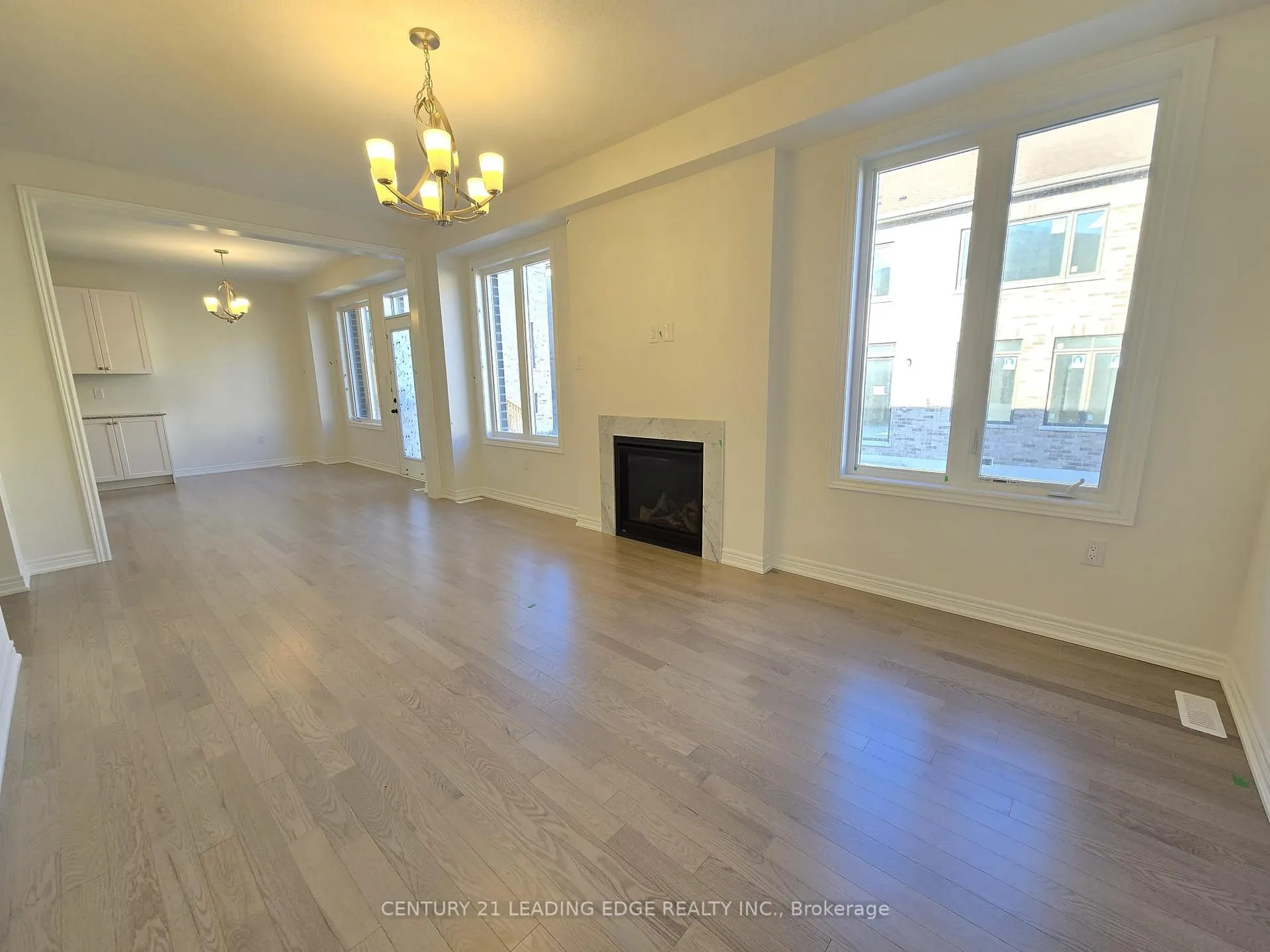 Photo 8 of 1826 Irish Moss Square, Pickering, Rural Pickering — HOMEH
