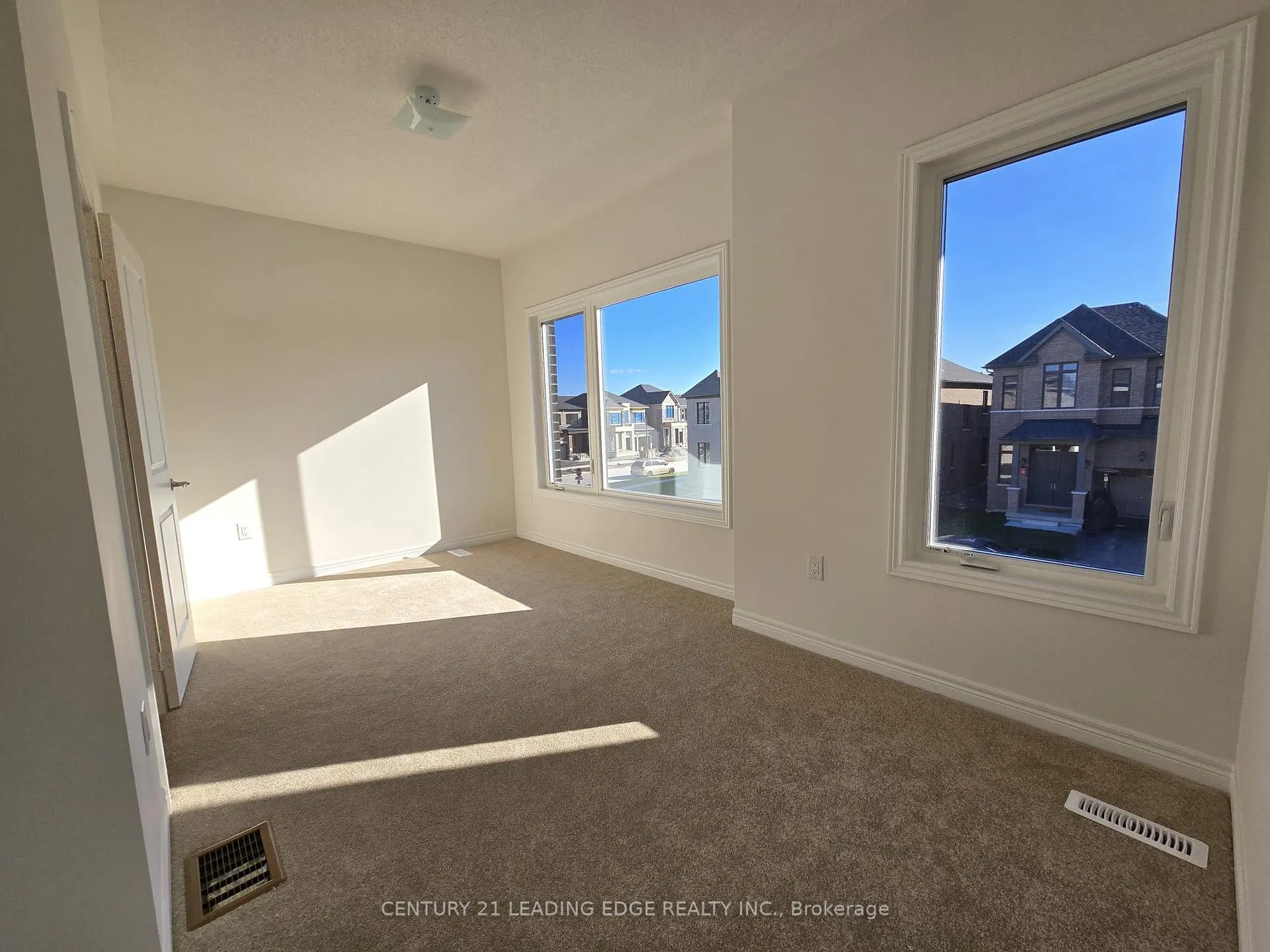 Photo 18 of 1826 Irish Moss Square, Pickering, Rural Pickering — HOMEH