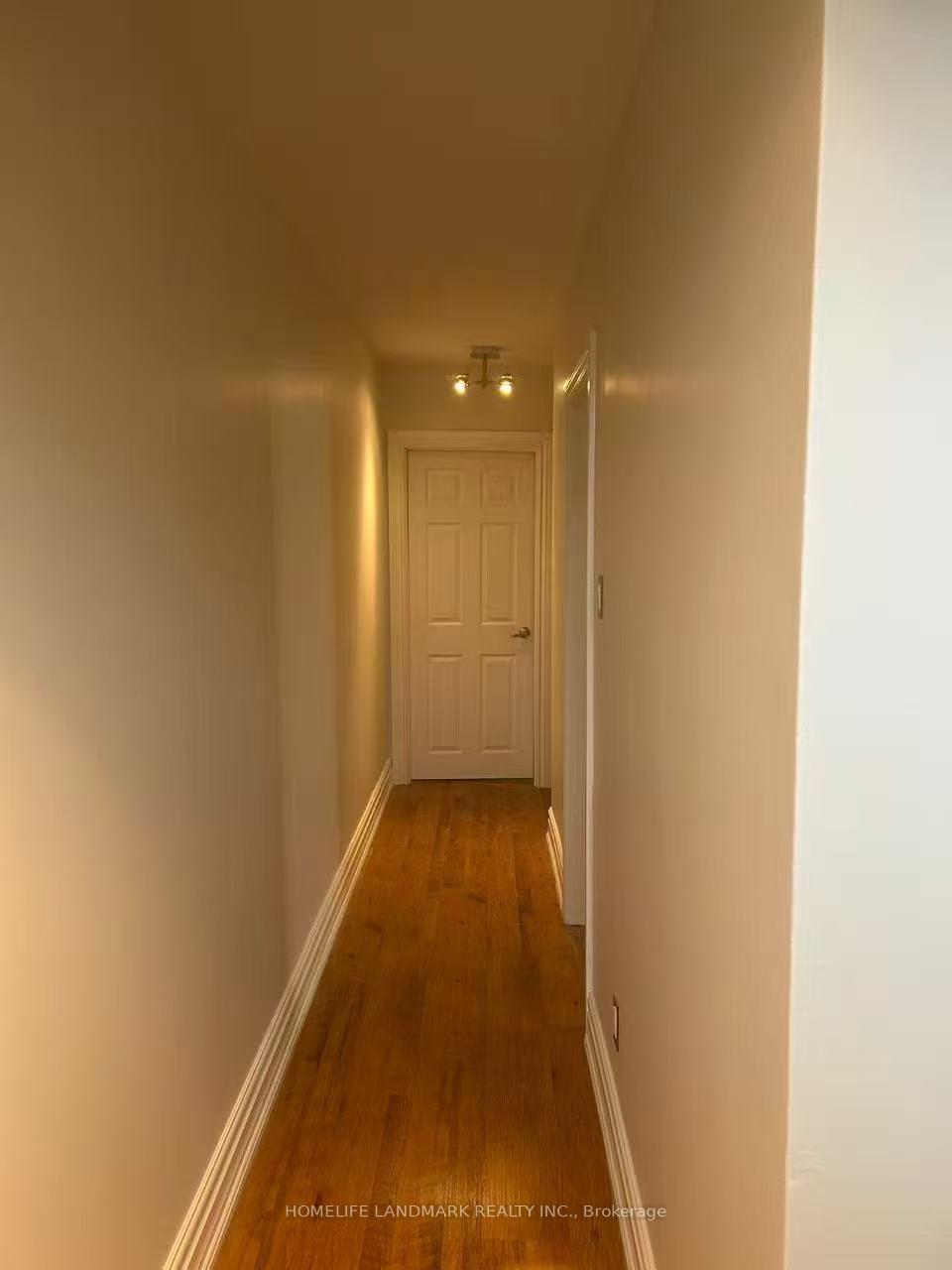 Photo 4 of Unit Upper, 213 Kenilworth Avenue, Toronto, The Beaches — HOMEH