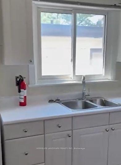 Photo 10 of Unit Upper, 213 Kenilworth Avenue, Toronto, The Beaches — HOMEH