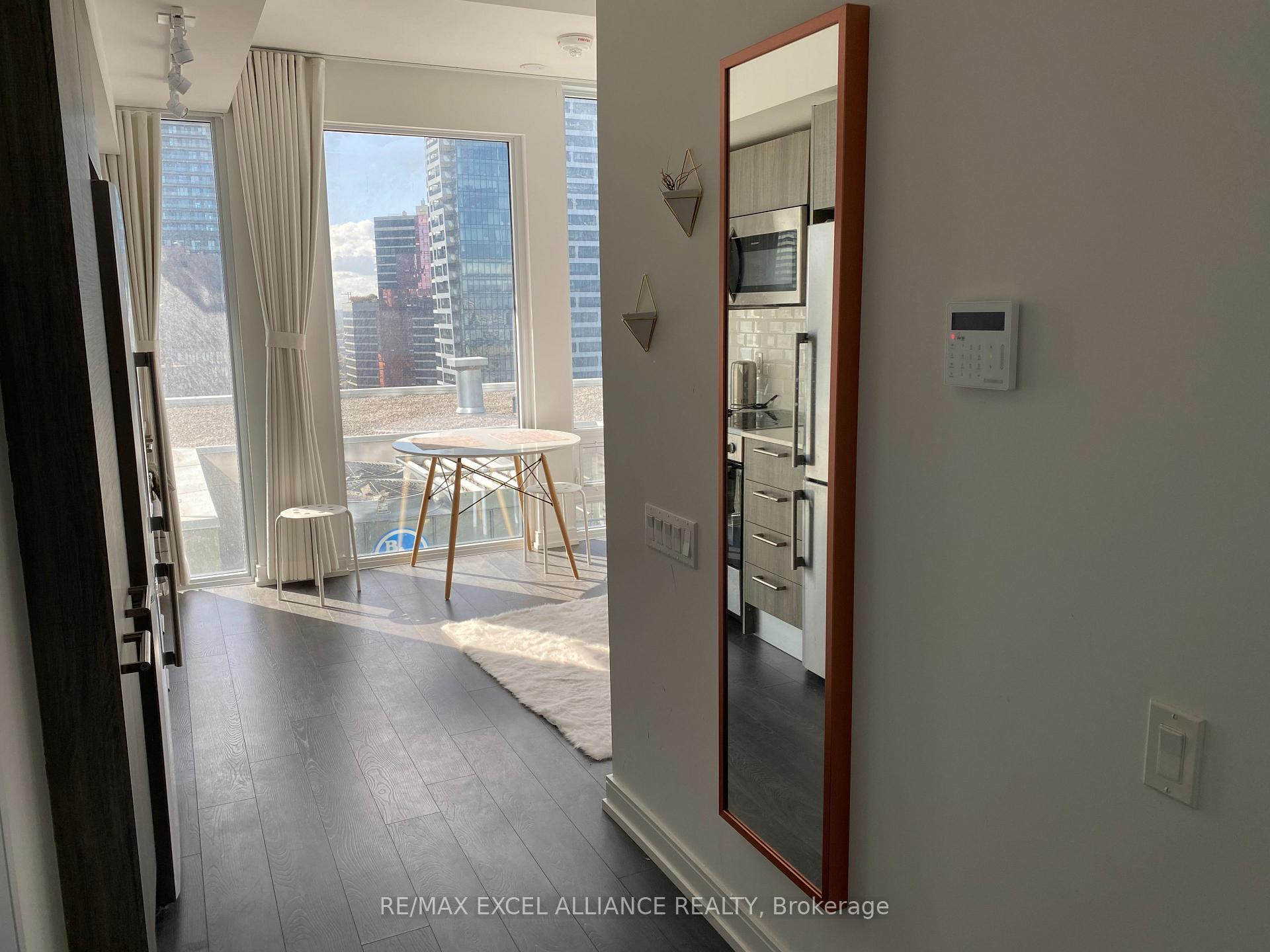 Photo 4 of Unit 2601, 28 Wellesley Street E, Toronto, Church-Yonge Corridor — HOMEH
