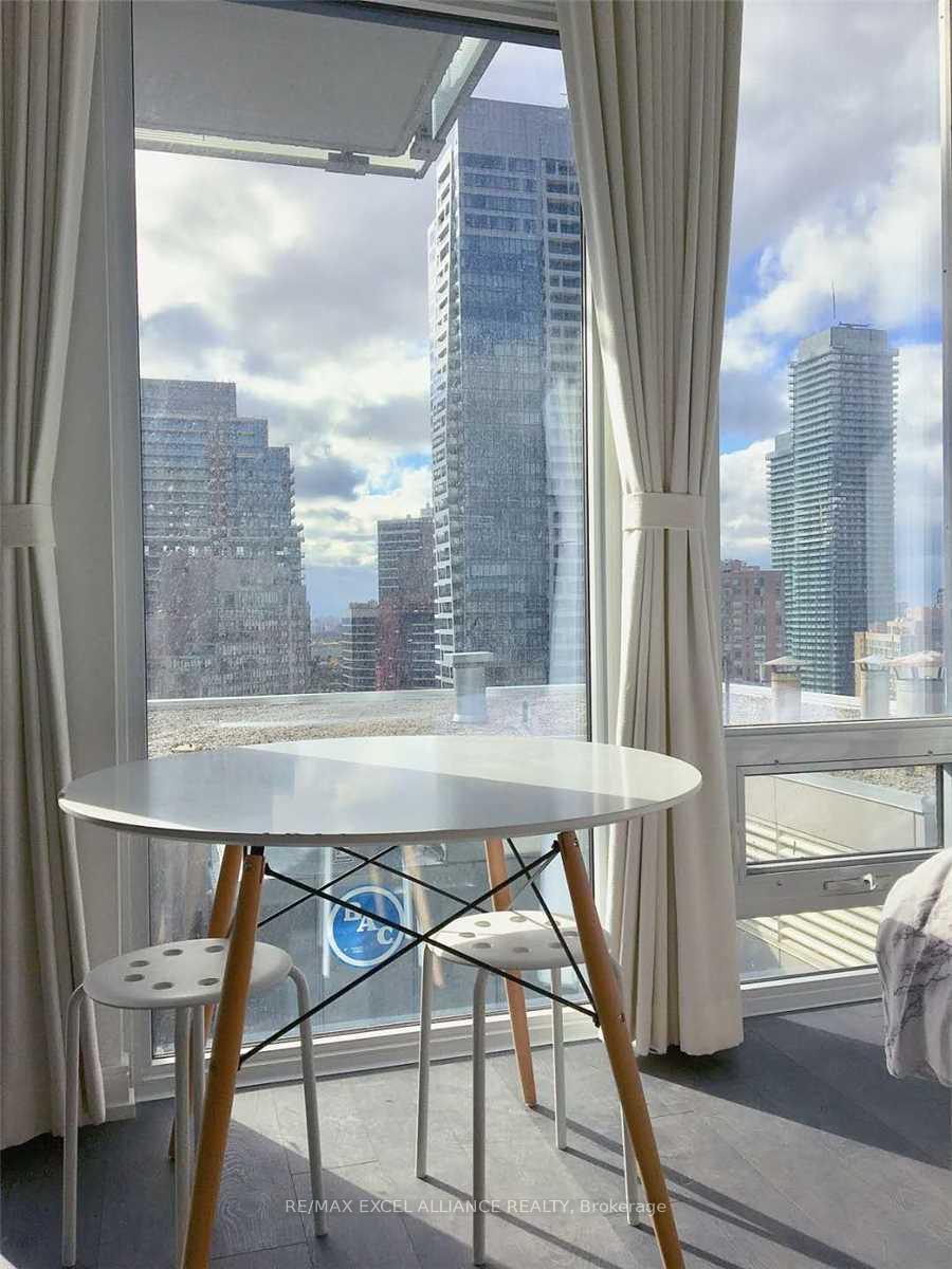 Photo 5 of Unit 2601, 28 Wellesley Street E, Toronto, Church-Yonge Corridor — HOMEH