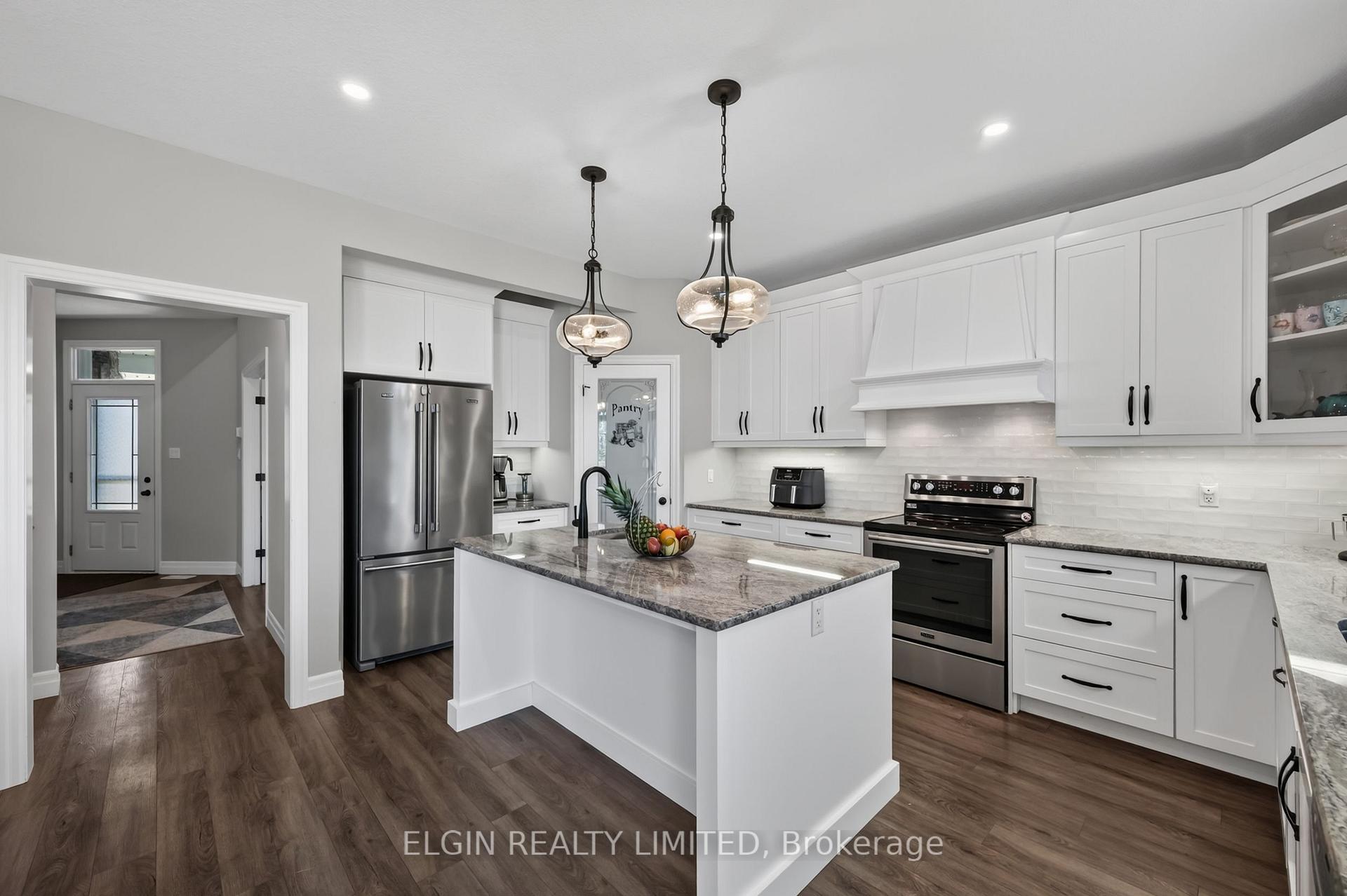Photo 10 of 14 Muirfield Drive, St. Thomas — HOMEH