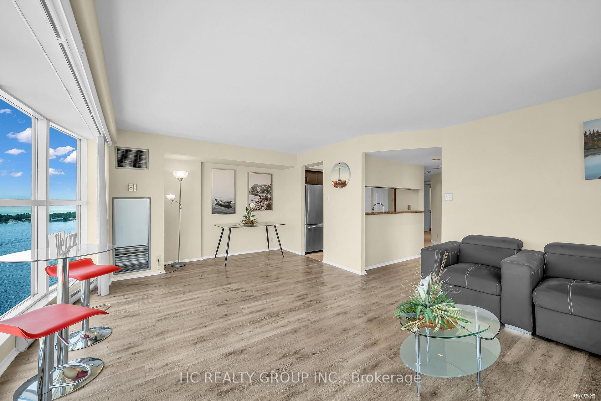 Photo 8 of Unit 3902, 99 Harbour Square, Toronto, Waterfront Communities — HOMEH