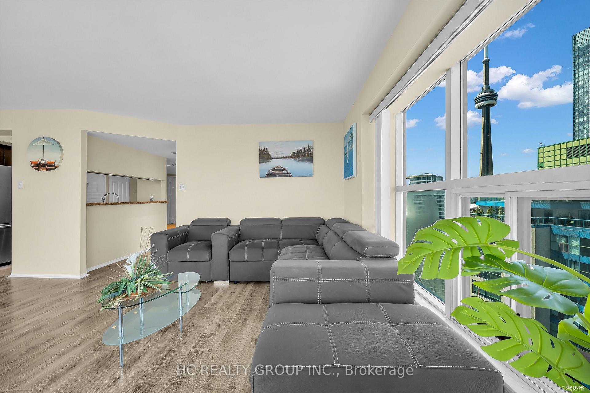 Photo 9 of Unit 3902, 99 Harbour Square, Toronto, Waterfront Communities — HOMEH