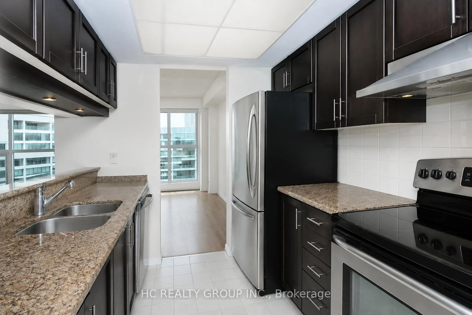 Photo 5 of Unit 3902, 99 Harbour Square, Toronto, Waterfront Communities — HOMEH