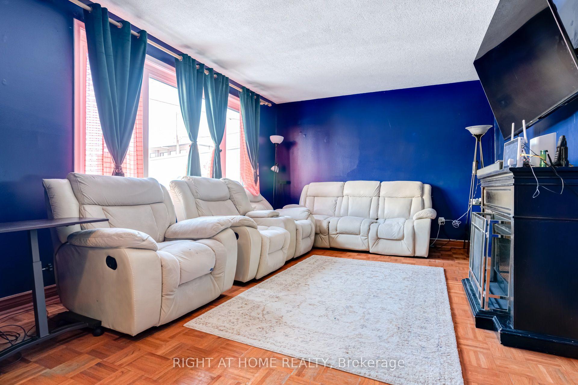 Photo 4 of 4 Leslie Street, Brampton, Northwood Park — HOMEH