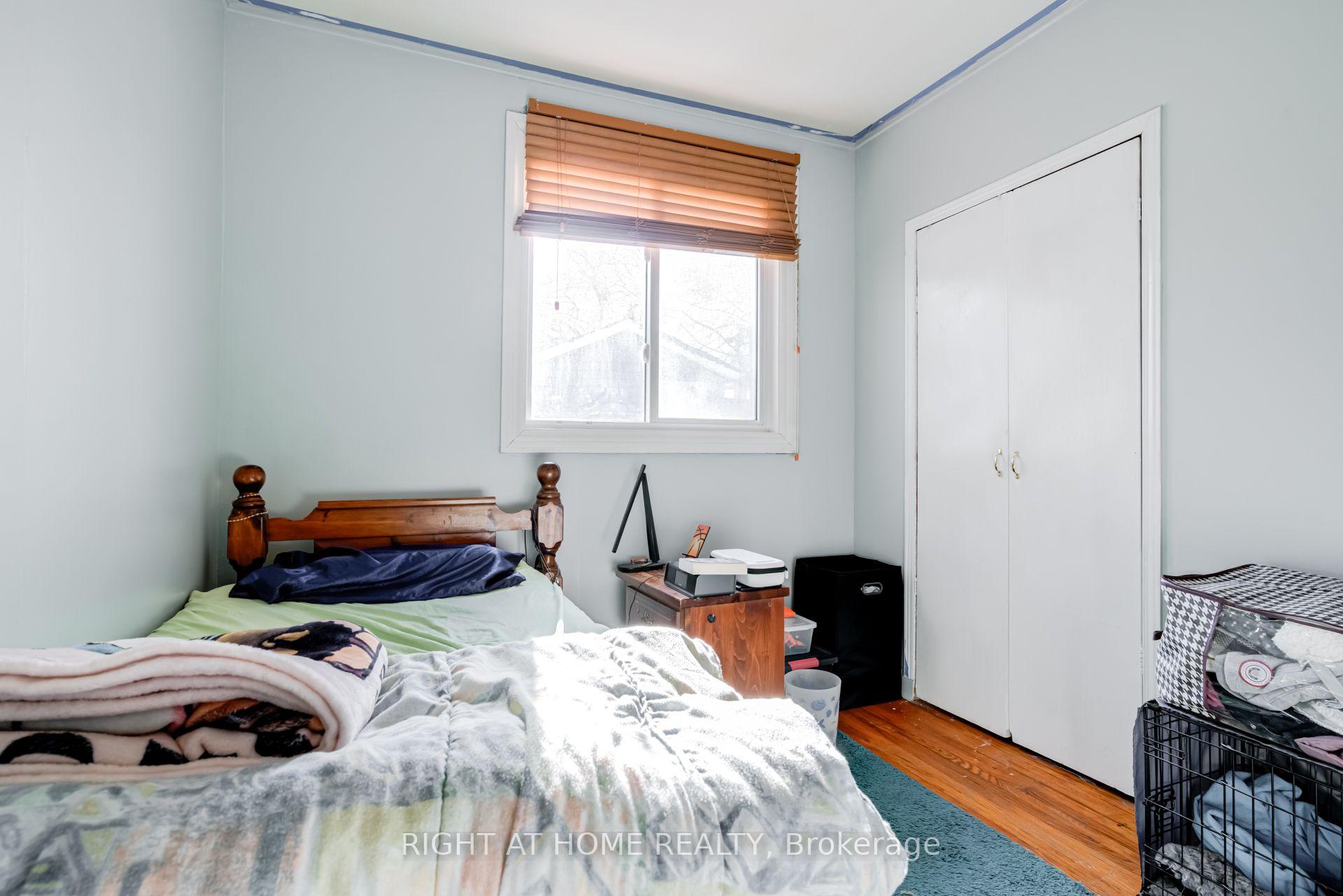 Photo 22 of 4 Leslie Street, Brampton, Northwood Park — HOMEH