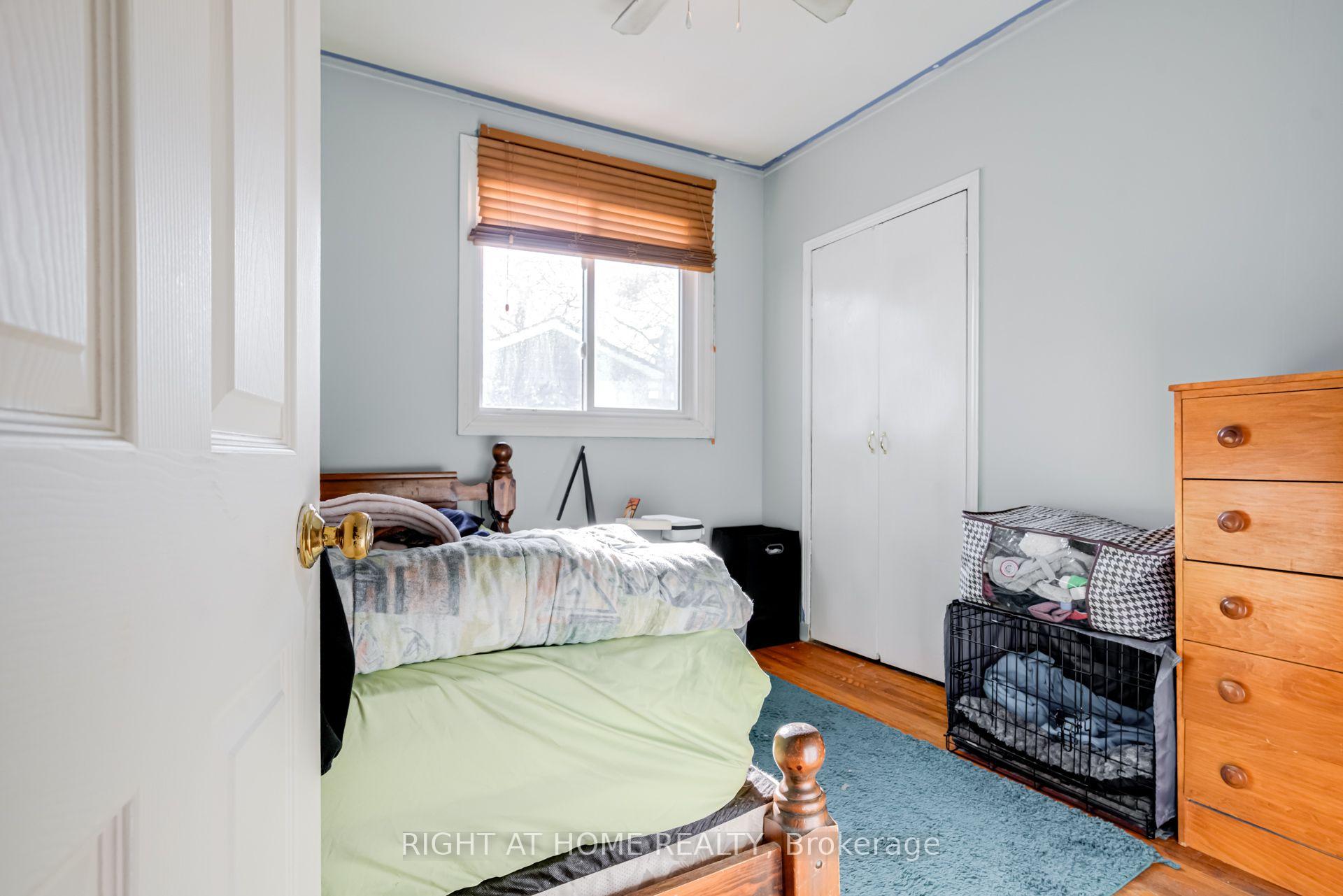 Photo 23 of 4 Leslie Street, Brampton, Northwood Park — HOMEH