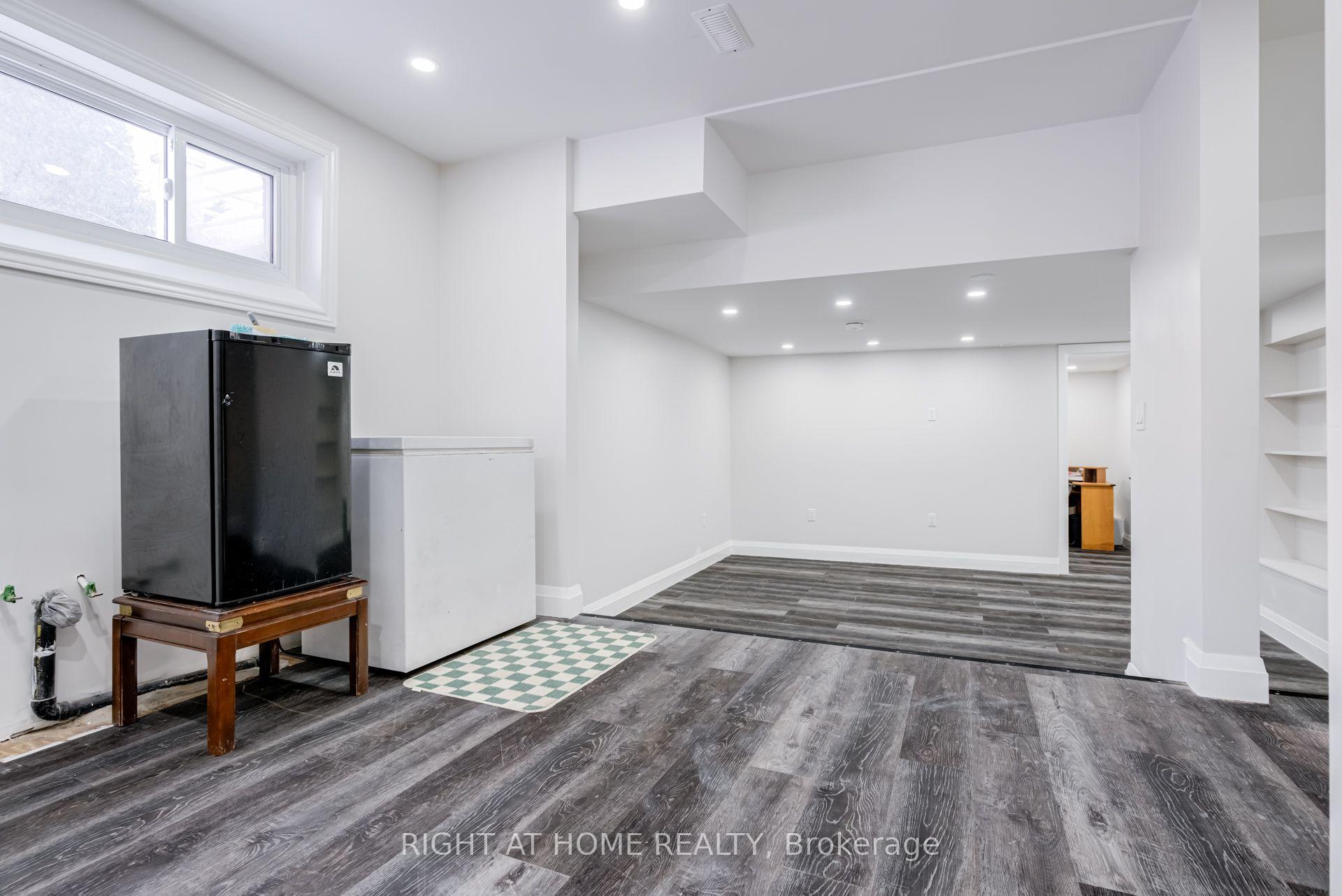 Photo 32 of 4 Leslie Street, Brampton, Northwood Park — HOMEH