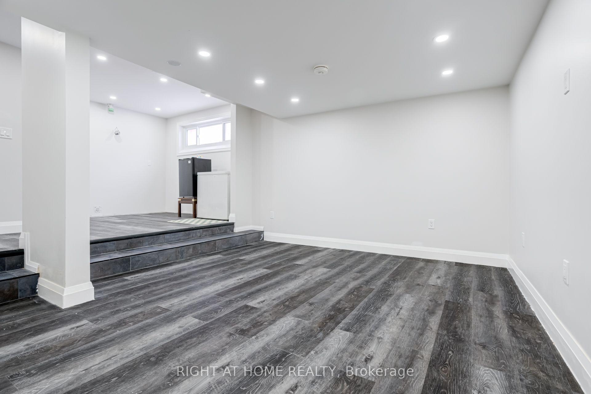 Photo 34 of 4 Leslie Street, Brampton, Northwood Park — HOMEH