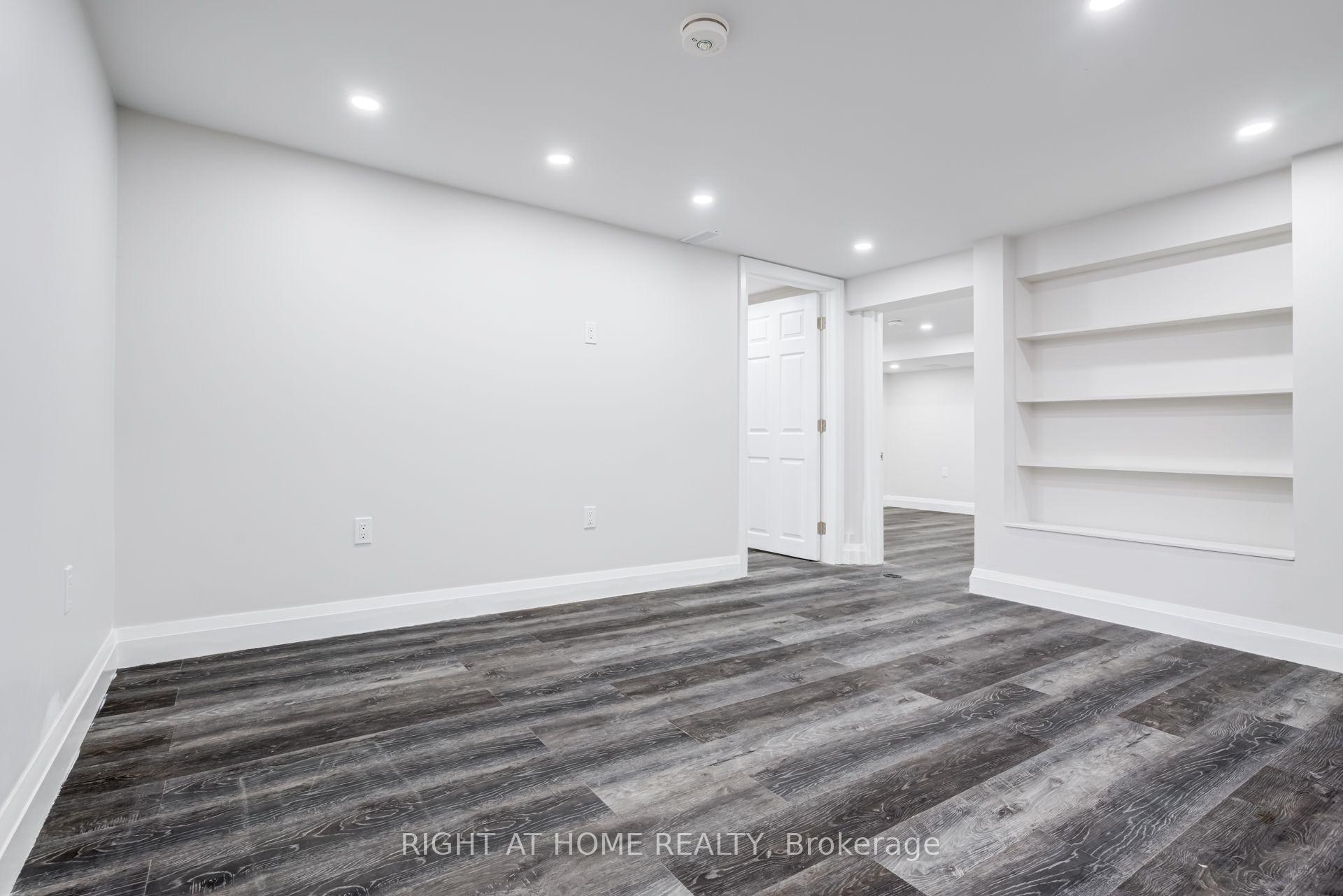 Photo 35 of 4 Leslie Street, Brampton, Northwood Park — HOMEH