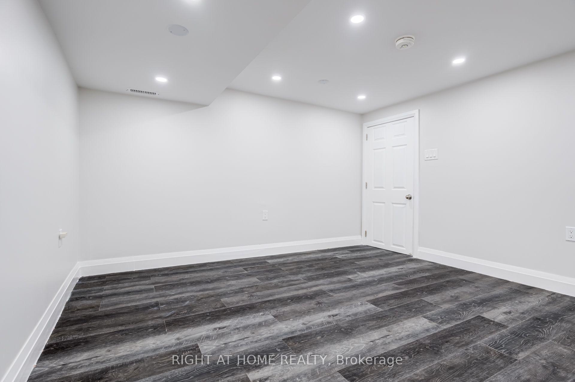Photo 39 of 4 Leslie Street, Brampton, Northwood Park — HOMEH
