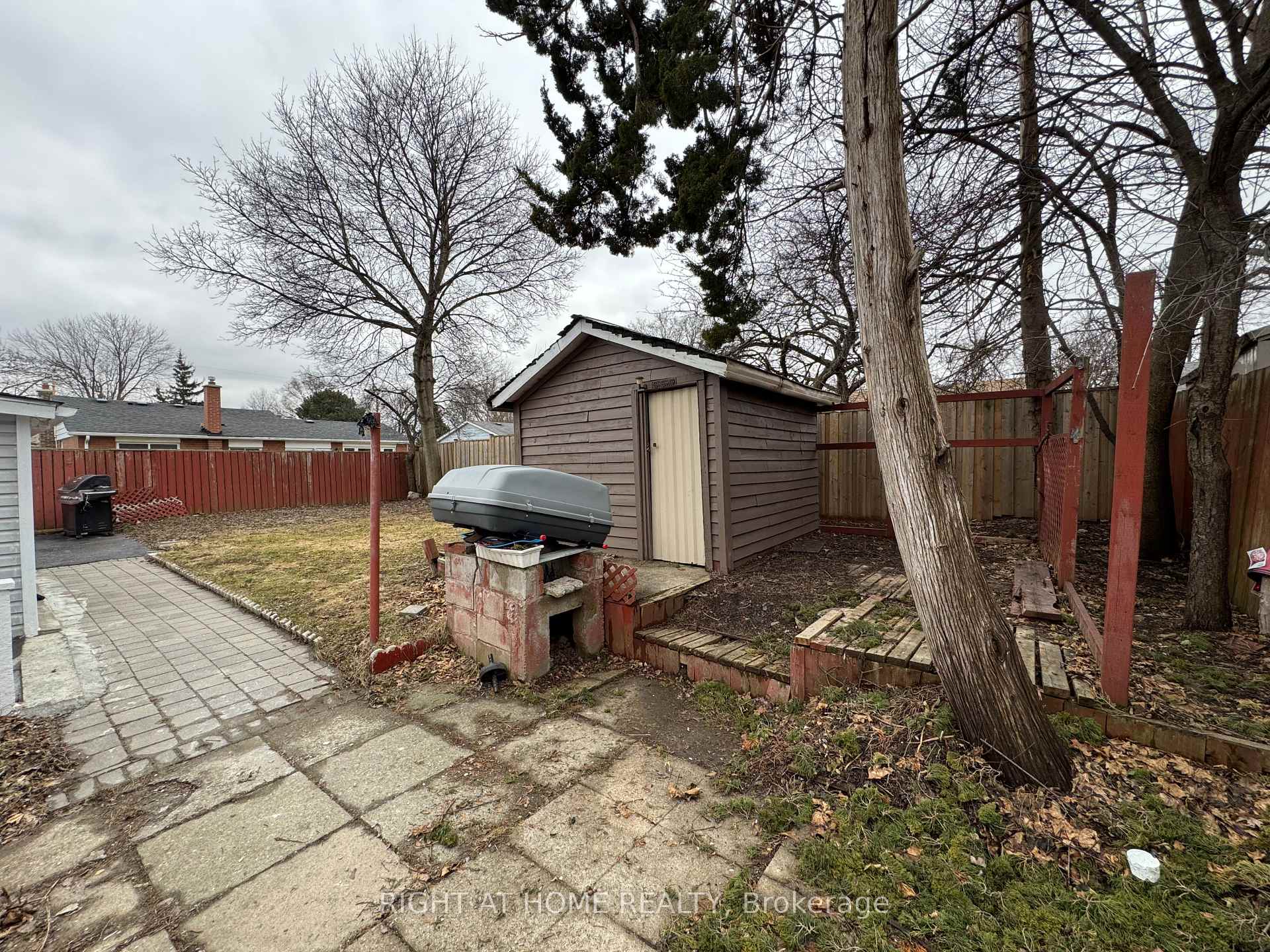Photo 40 of 4 Leslie Street, Brampton, Northwood Park — HOMEH