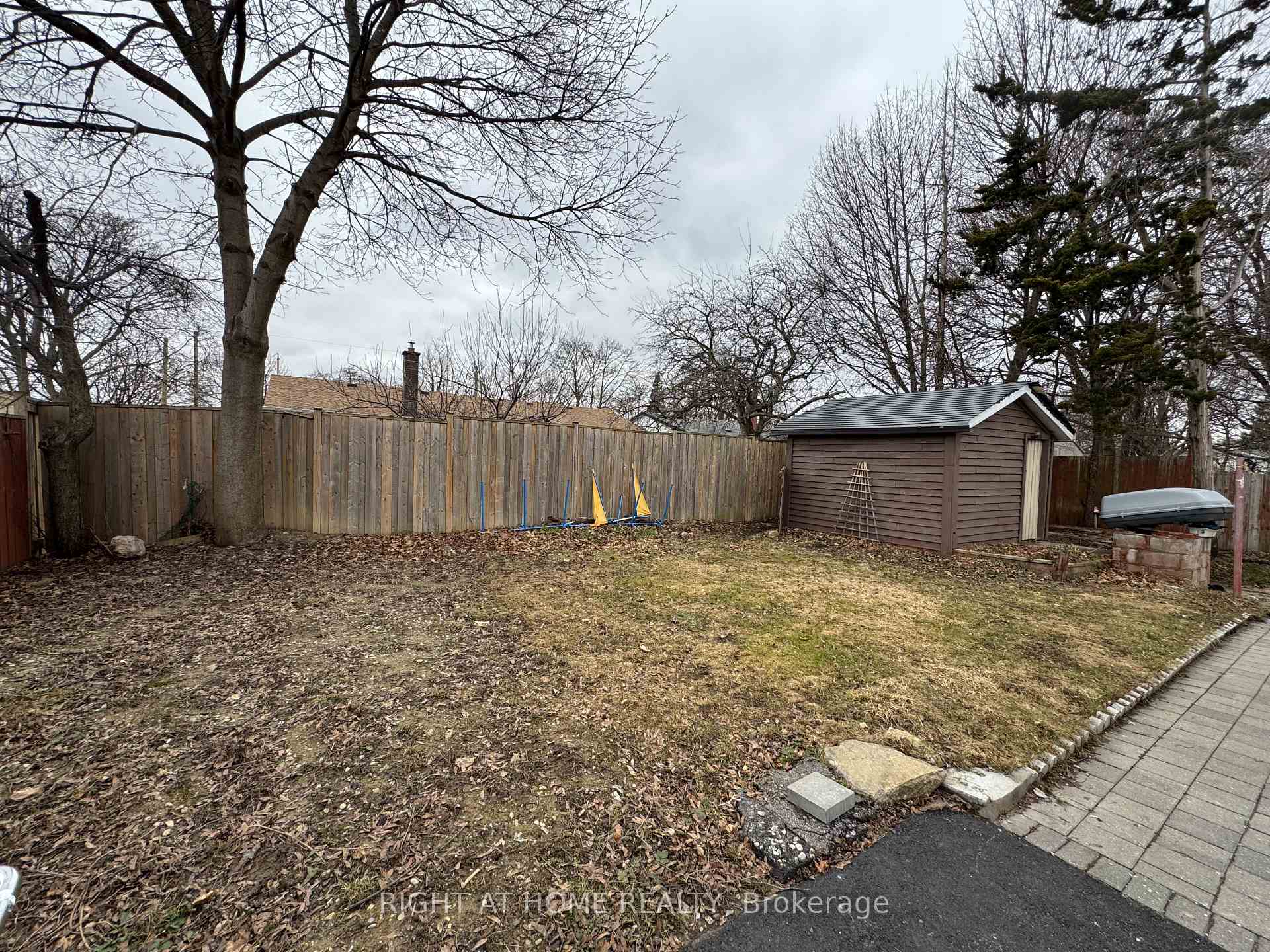 Photo 41 of 4 Leslie Street, Brampton, Northwood Park — HOMEH