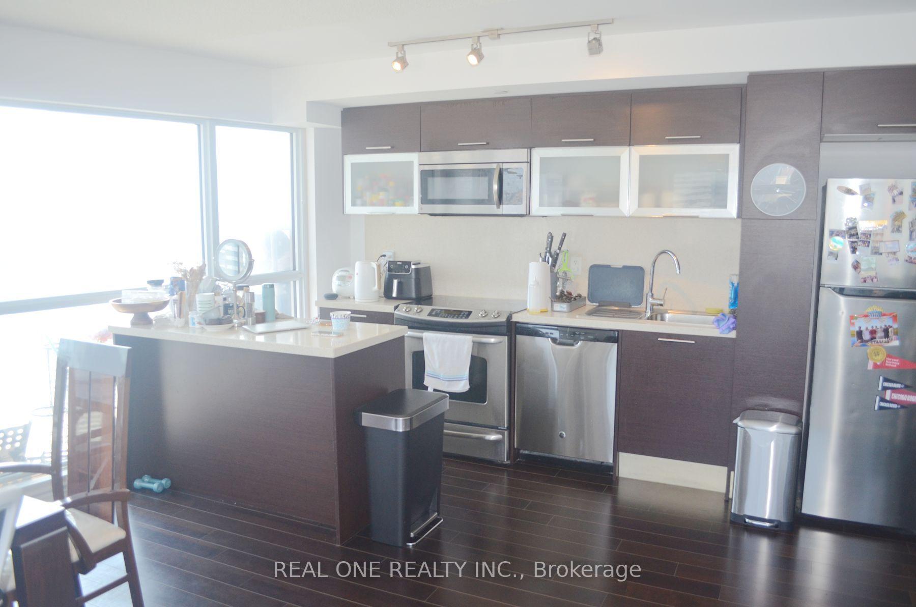 Photo 2 of Unit 2002, 386 Yonge Street, Toronto, Bay Street Corridor — HOMEH