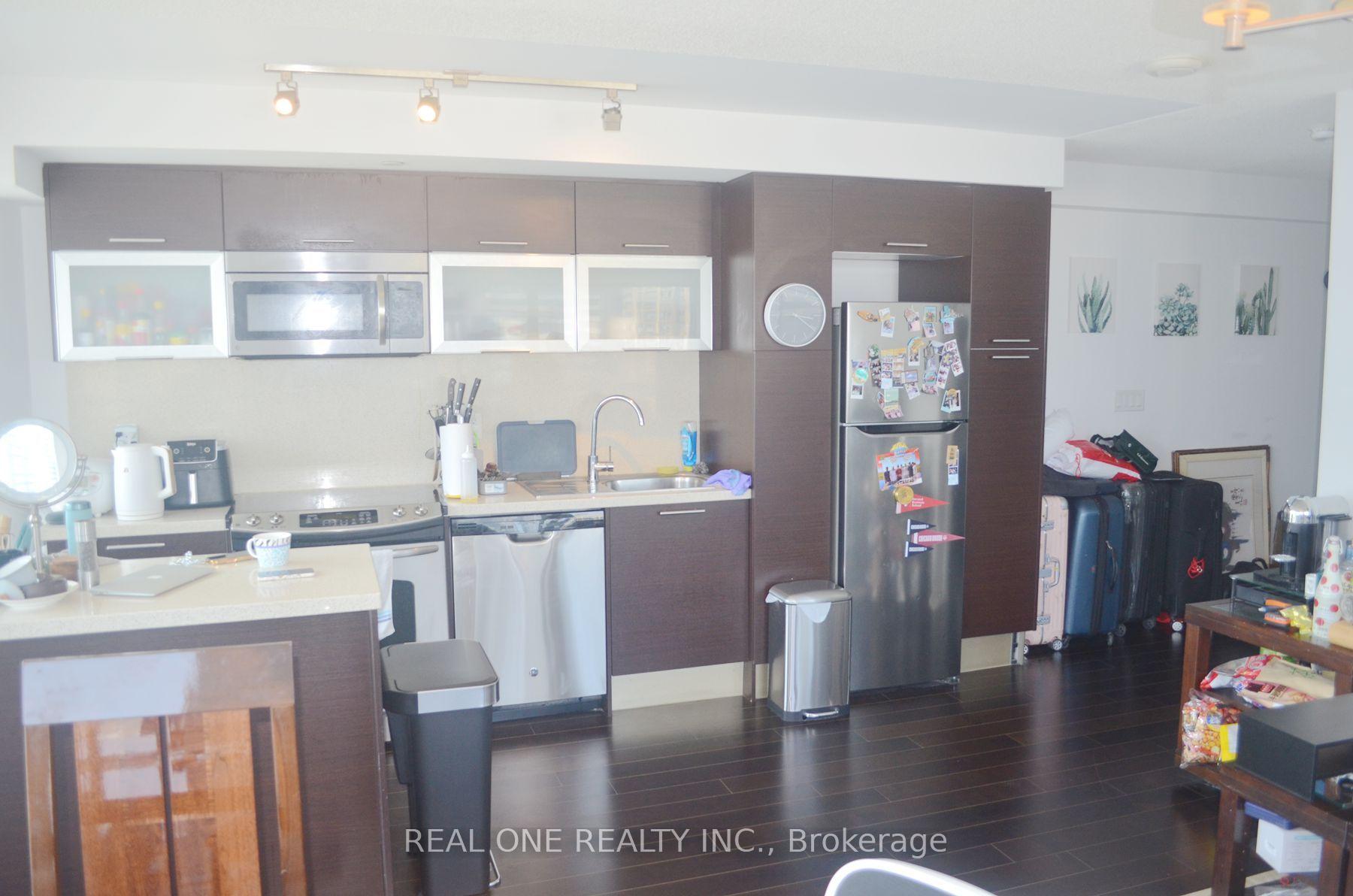 Photo 3 of Unit 2002, 386 Yonge Street, Toronto, Bay Street Corridor — HOMEH
