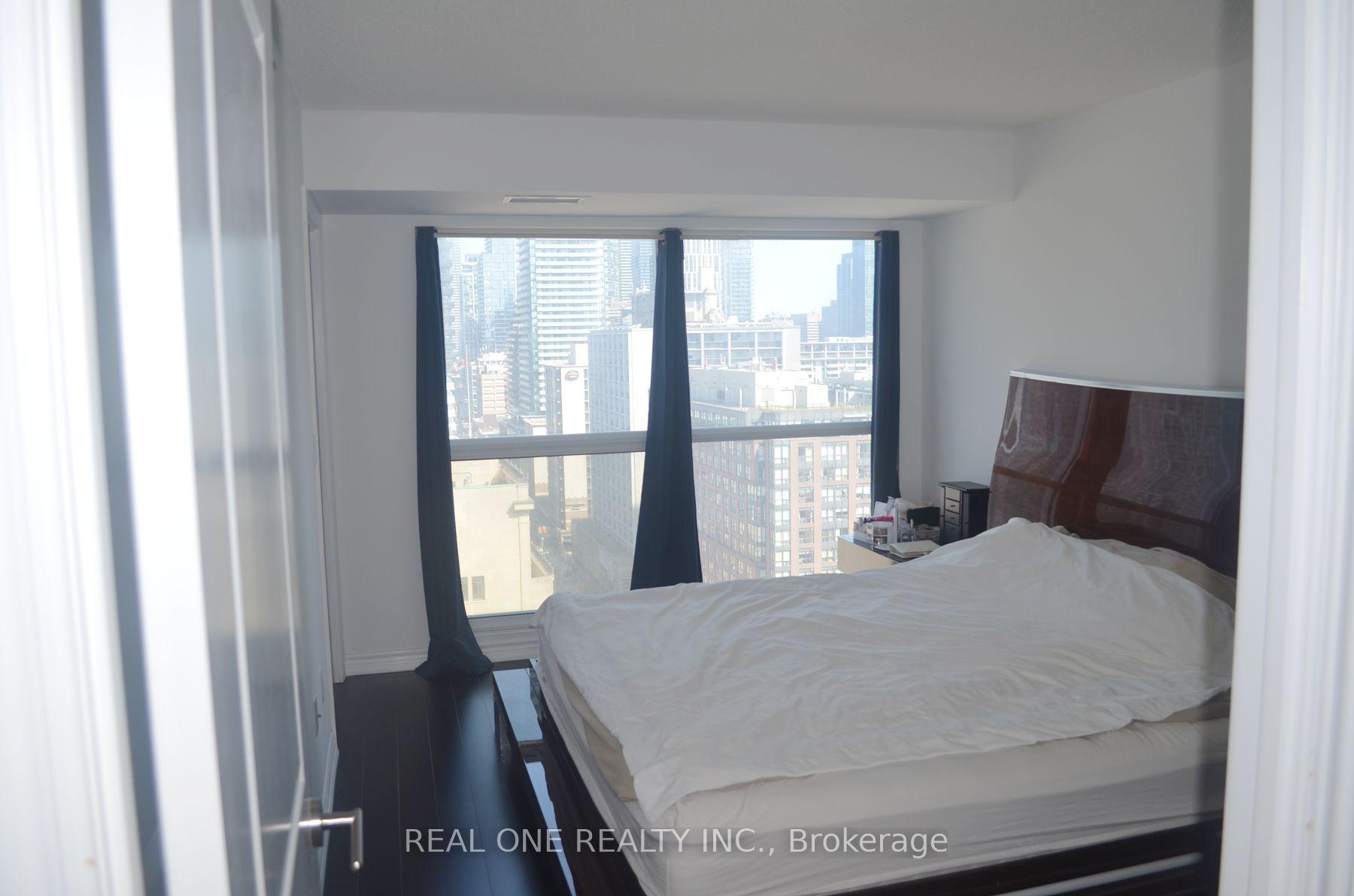 Photo 11 of Unit 2002, 386 Yonge Street, Toronto, Bay Street Corridor — HOMEH