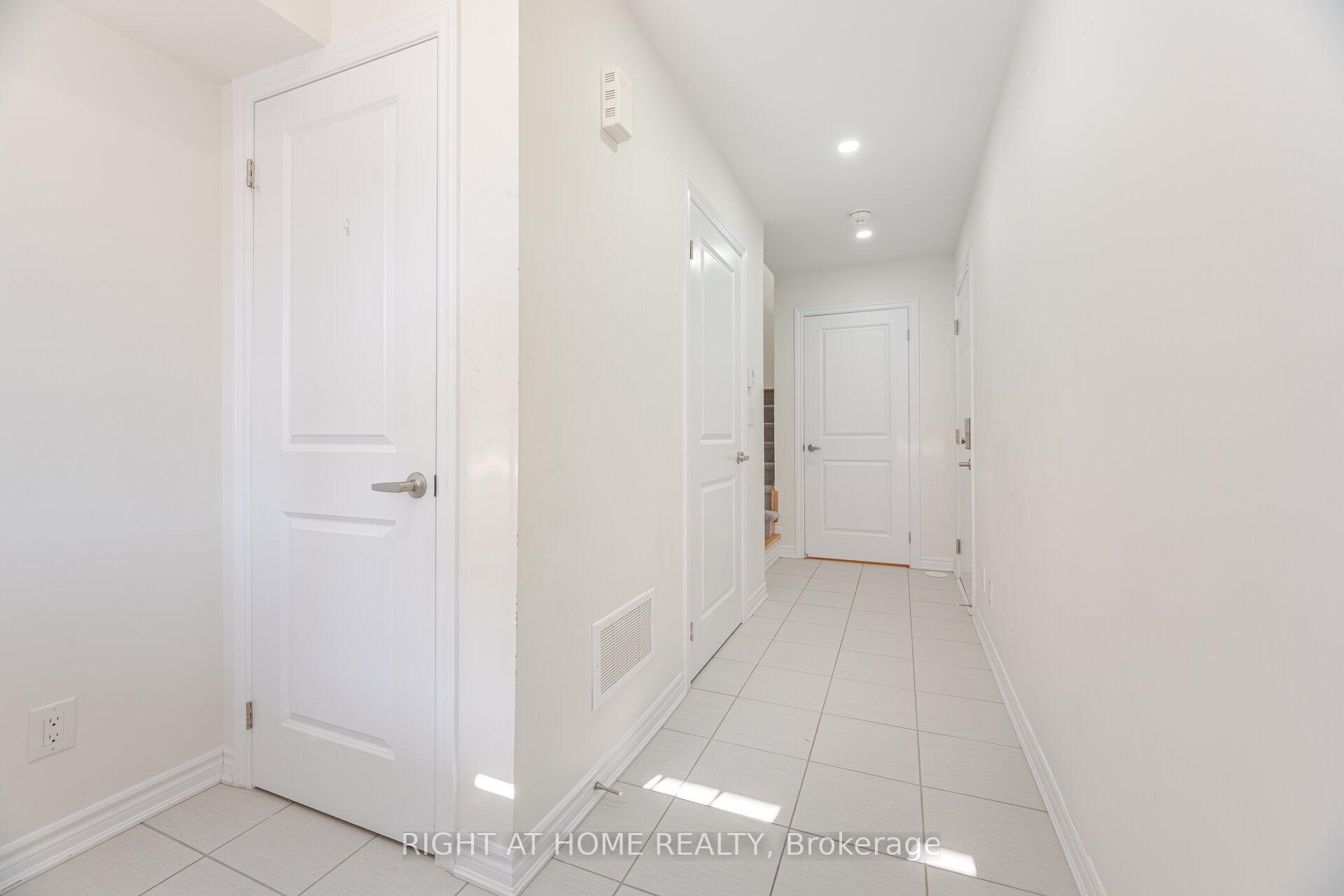 Photo 5 of 48 Porcelain Way, Whitby, Rolling Acres — HOMEH