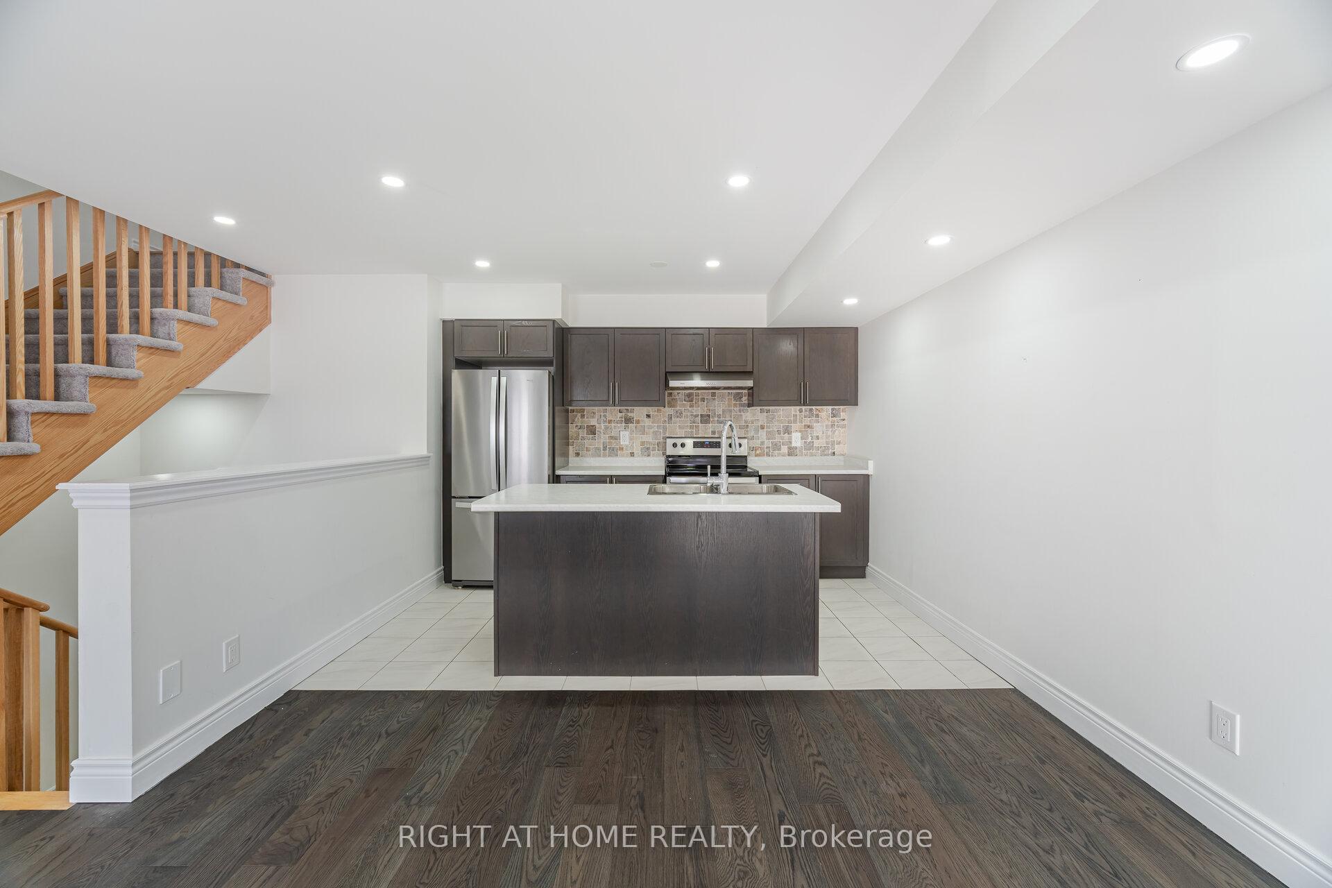 Photo 8 of 48 Porcelain Way, Whitby, Rolling Acres — HOMEH
