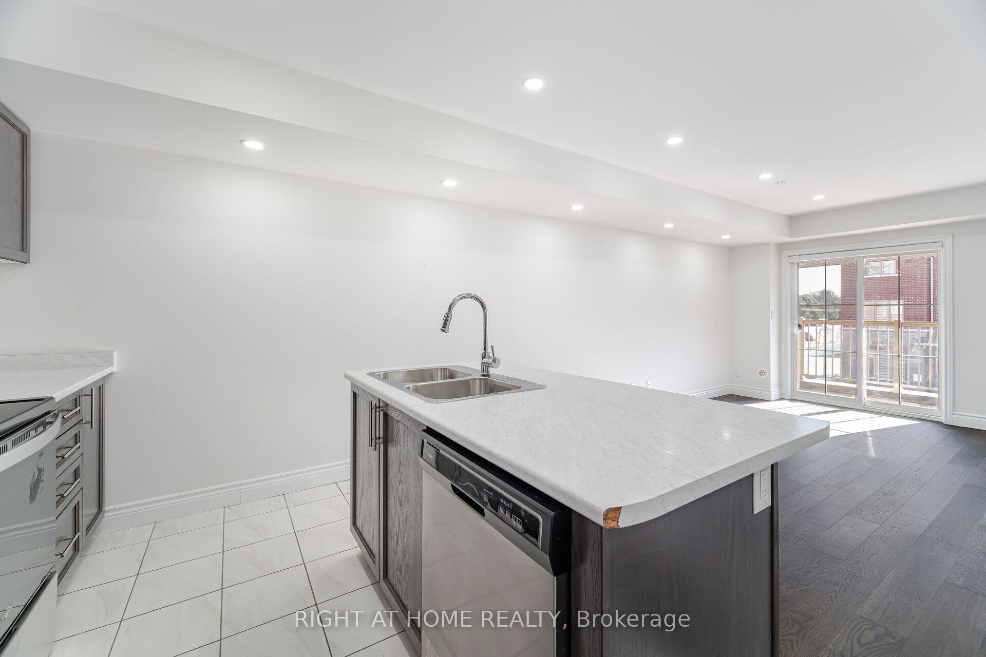 Photo 11 of 48 Porcelain Way, Whitby, Rolling Acres — HOMEH