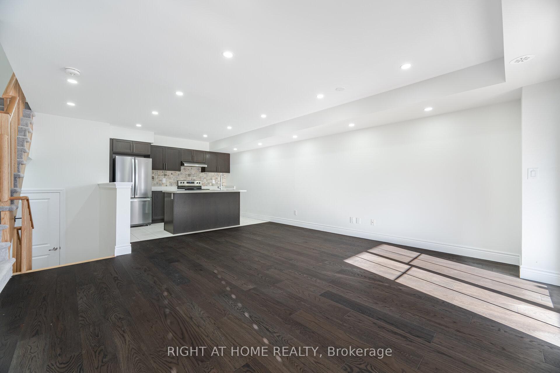 Photo 20 of 48 Porcelain Way, Whitby, Rolling Acres — HOMEH