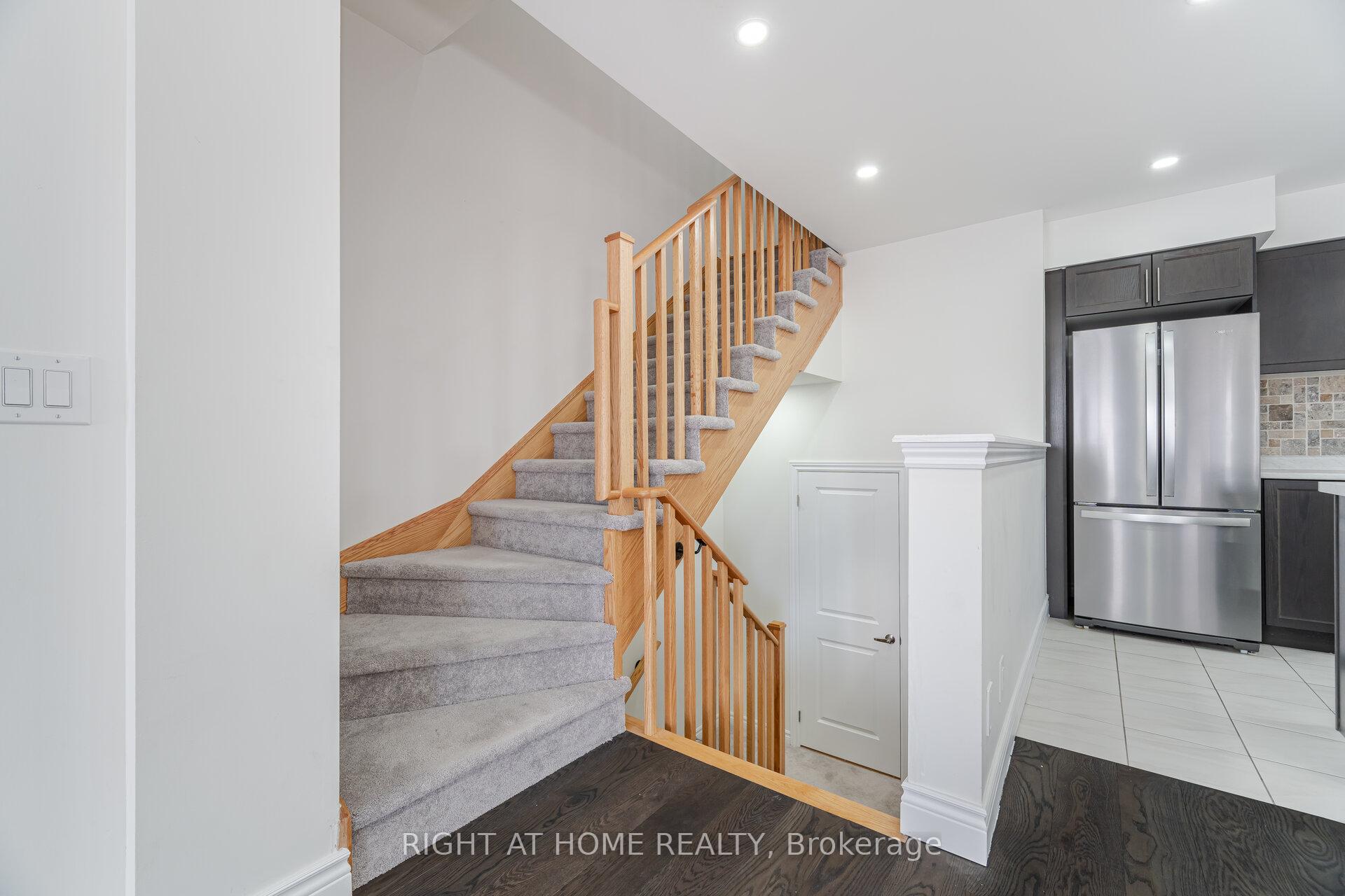 Photo 22 of 48 Porcelain Way, Whitby, Rolling Acres — HOMEH