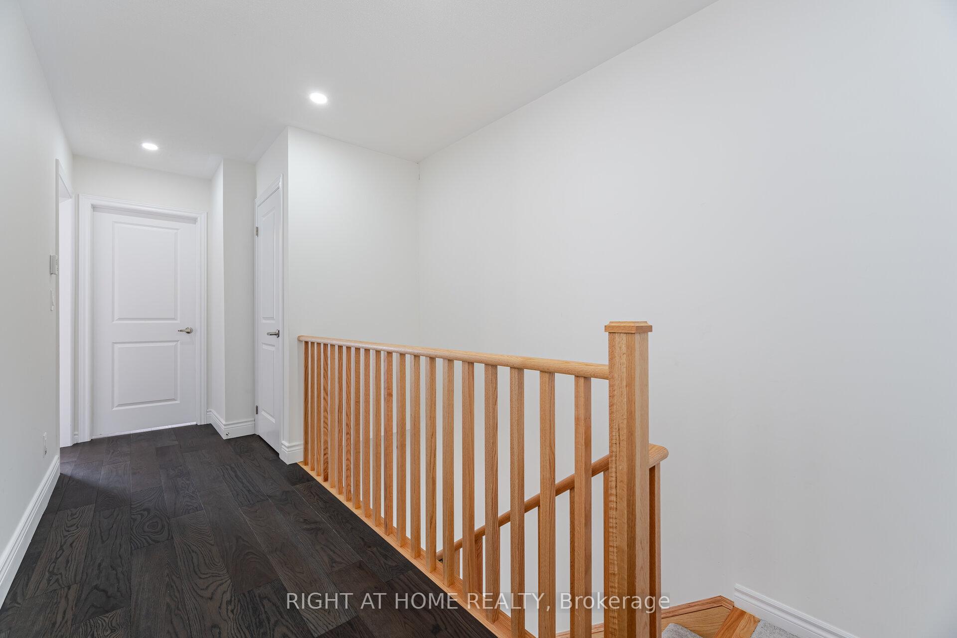 Photo 24 of 48 Porcelain Way, Whitby, Rolling Acres — HOMEH