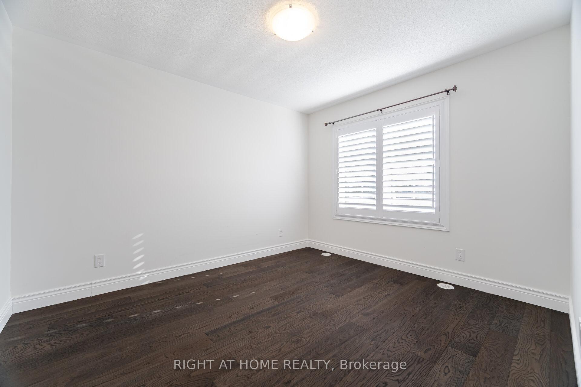Photo 25 of 48 Porcelain Way, Whitby, Rolling Acres — HOMEH