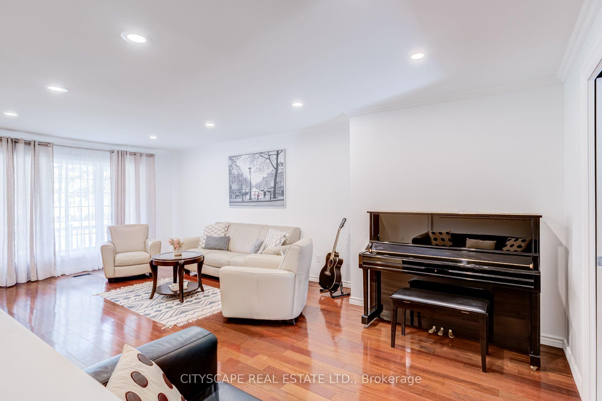 Photo 5 of 34 Highgate Drive, Markham, Milliken Mills West — HOMEH