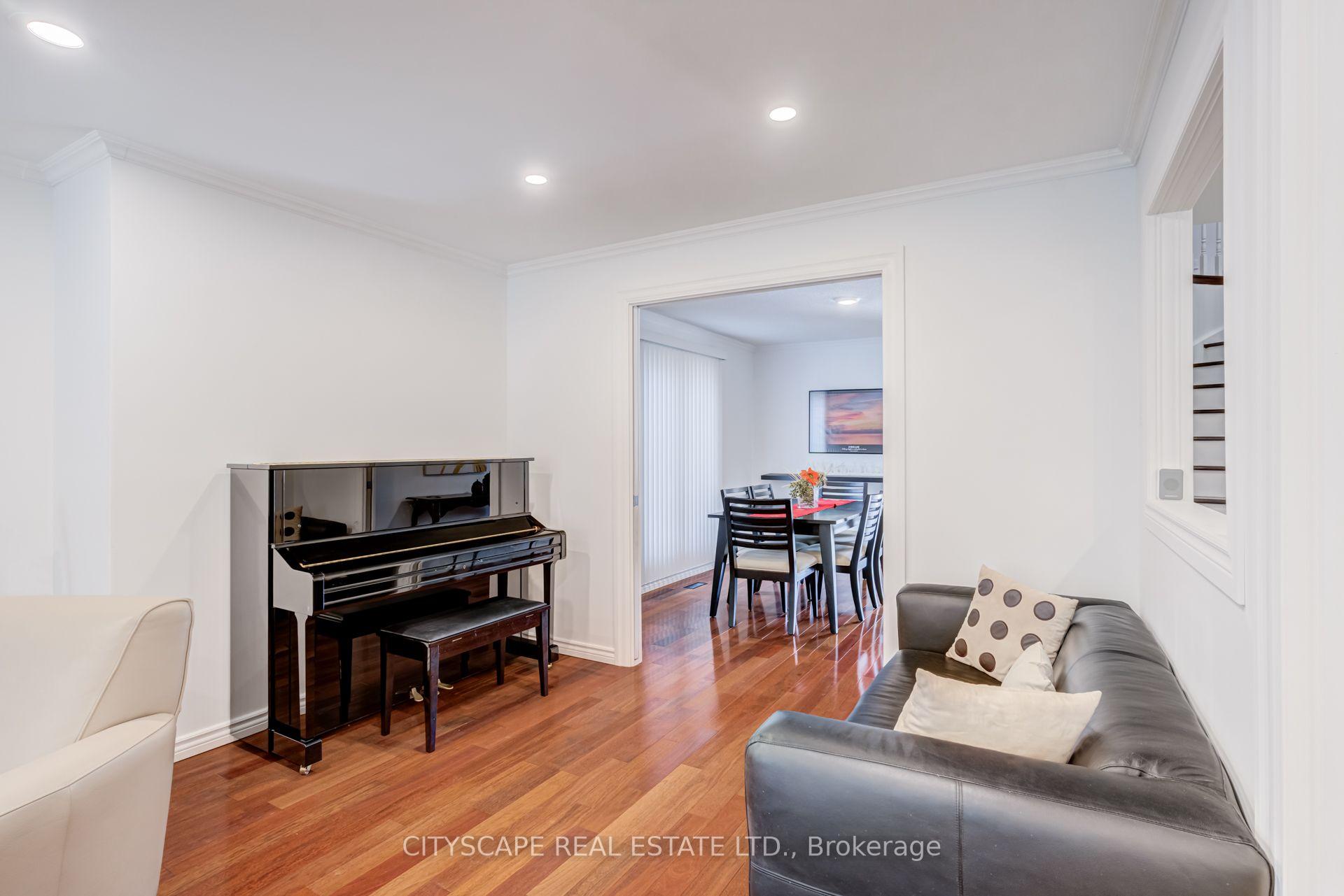 Photo 7 of 34 Highgate Drive, Markham, Milliken Mills West — HOMEH