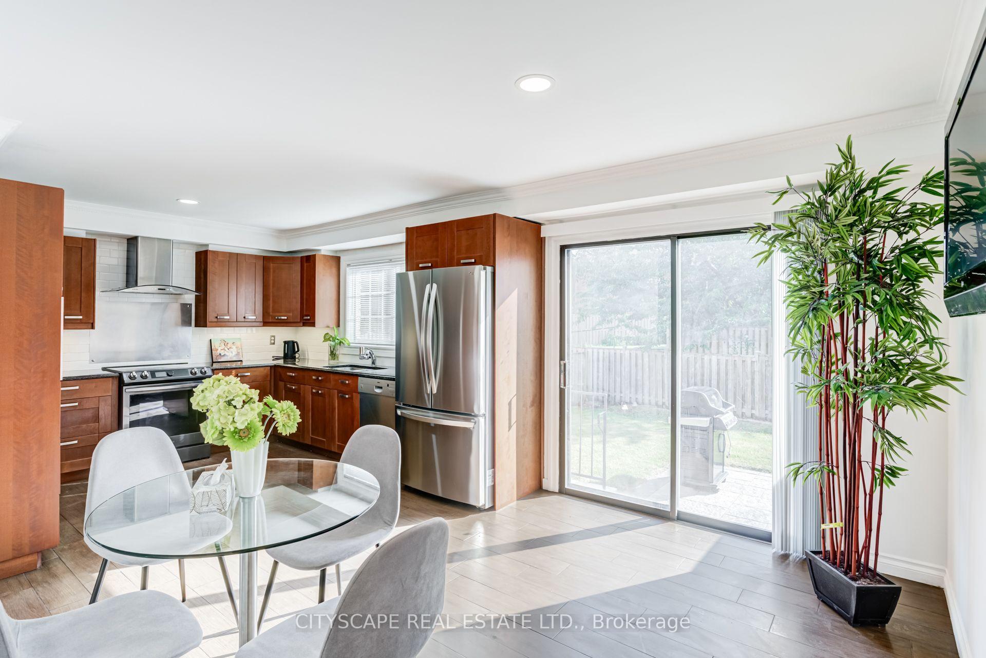 Photo 10 of 34 Highgate Drive, Markham, Milliken Mills West — HOMEH